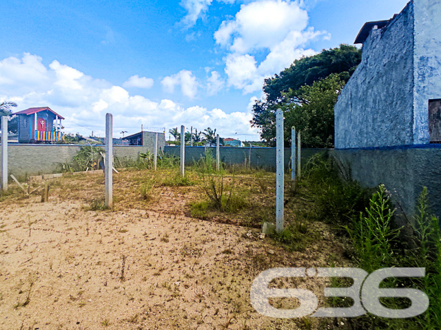 ???? Oportunidade Única na Maravilhosa Praia do Ervino, São Francisco do Sul - SC! ????
Seu pedacinho de paraíso espera por você a apenas 800 metros da deslumbrante Praia do Ervino. ???? Este terreno exclusivo de 364 m², completamente murado, oferece a oportunidade de construir o refúgio dos seus sonhos em uma das praias mais encantadoras de Santa Catarina.
???? Próximo ao Mar: A apenas 800 metros da Praia do Ervino, este terreno oferece a conveniência de estar próximo à areia e ao mar, permitindo que você aproveite a beleza natural sempre que desejar.
Localização Privilegiada:
Este terreno representa uma rara oportunidade de investimento na paradisíaca São Francisco do Sul. Desfrute da qualidade de vida à beira-mar, com fácil acesso a comodidades locais e atrações turísticas.
Não deixe essa chance escapar!
Contate-nos agora mesmo para mais informações ou agendar uma visita ao local. Faça parte deste cenário deslumbrante, construindo sua casa no coração da Praia do Ervino. ???? Seu futuro à beira-mar começa aqui! ????????
Com mais de 30 anos de experiência, a 636 Negócios Imobiliários é sua aliada na busca pelo imóvel ideal. Entre em contato pelo telefone (47) 3448-3636 ou WhatsApp (47) 99190-0636 e dê o primeiro passo para a vida na praia que você sempre sonhou.