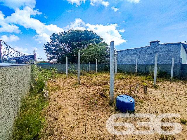 ???? Oportunidade Única na Maravilhosa Praia do Ervino, São Francisco do Sul - SC! ????
Seu pedacinho de paraíso espera por você a apenas 800 metros da deslumbrante Praia do Ervino. ???? Este terreno exclusivo de 364 m², completamente murado, oferece a oportunidade de construir o refúgio dos seus sonhos em uma das praias mais encantadoras de Santa Catarina.
???? Próximo ao Mar: A apenas 800 metros da Praia do Ervino, este terreno oferece a conveniência de estar próximo à areia e ao mar, permitindo que você aproveite a beleza natural sempre que desejar.
Localização Privilegiada:
Este terreno representa uma rara oportunidade de investimento na paradisíaca São Francisco do Sul. Desfrute da qualidade de vida à beira-mar, com fácil acesso a comodidades locais e atrações turísticas.
Não deixe essa chance escapar!
Contate-nos agora mesmo para mais informações ou agendar uma visita ao local. Faça parte deste cenário deslumbrante, construindo sua casa no coração da Praia do Ervino. ???? Seu futuro à beira-mar começa aqui! ????????
Com mais de 30 anos de experiência, a 636 Negócios Imobiliários é sua aliada na busca pelo imóvel ideal. Entre em contato pelo telefone (47) 3448-3636 ou WhatsApp (47) 99190-0636 e dê o primeiro passo para a vida na praia que você sempre sonhou.