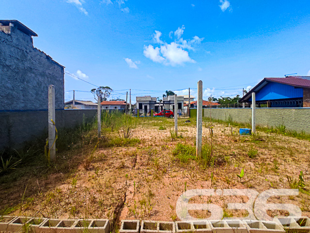 ???? Oportunidade Única na Maravilhosa Praia do Ervino, São Francisco do Sul - SC! ????
Seu pedacinho de paraíso espera por você a apenas 800 metros da deslumbrante Praia do Ervino. ???? Este terreno exclusivo de 364 m², completamente murado, oferece a oportunidade de construir o refúgio dos seus sonhos em uma das praias mais encantadoras de Santa Catarina.
???? Próximo ao Mar: A apenas 800 metros da Praia do Ervino, este terreno oferece a conveniência de estar próximo à areia e ao mar, permitindo que você aproveite a beleza natural sempre que desejar.
Localização Privilegiada:
Este terreno representa uma rara oportunidade de investimento na paradisíaca São Francisco do Sul. Desfrute da qualidade de vida à beira-mar, com fácil acesso a comodidades locais e atrações turísticas.
Não deixe essa chance escapar!
Contate-nos agora mesmo para mais informações ou agendar uma visita ao local. Faça parte deste cenário deslumbrante, construindo sua casa no coração da Praia do Ervino. ???? Seu futuro à beira-mar começa aqui! ????????
Com mais de 30 anos de experiência, a 636 Negócios Imobiliários é sua aliada na busca pelo imóvel ideal. Entre em contato pelo telefone (47) 3448-3636 ou WhatsApp (47) 99190-0636 e dê o primeiro passo para a vida na praia que você sempre sonhou.