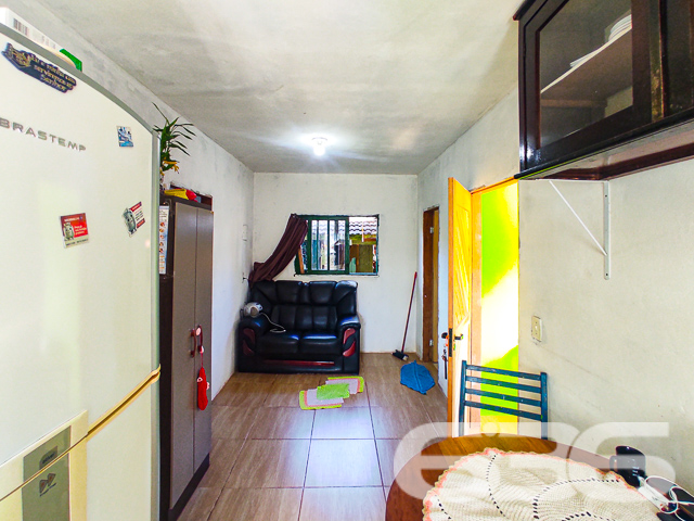 Casa Charmosa na Praia de Itaguaçu, Bairro Ubatuba, São Francisco do Sul - ESTUDA PERMUTA
Seu refúgio à beira-mar espera por você! Apresentamos uma encantadora casa situada em um local tranquilo, a apenas 1300 metros da deslumbrante Praia de Itaguaçu, no pitoresco Bairro Ubatuba, em São Francisco do Sul.
• Ambiente Tranquilo: Desfrute da serenidade de um bairro calmo, longe do bulício da cidade, proporcionando paz e privacidade para você e sua família.
• Espaço Aconchegante: Uma casa simples, porém charmosa, com ambientes bem distribuídos, proporcionando conforto e praticidade.
• Um espaço ao ar livre perfeito para relaxar, fazer churrascos e desfrutar do clima ameno de São Francisco do Sul.
• Quartos: 2
• Banheiros: 1
• Vagas de Garagem Descoberta, para 5 carros
Aproveite a oportunidade de morar a poucos passos da praia, em um ambiente tranquilo e acolhedor. Sua nova vida à beira-mar começa aqui!
Ficou interessado? Entre em contato conosco!
Telefone| 47 3451-0636
WhatsApp| 47 99190-0636