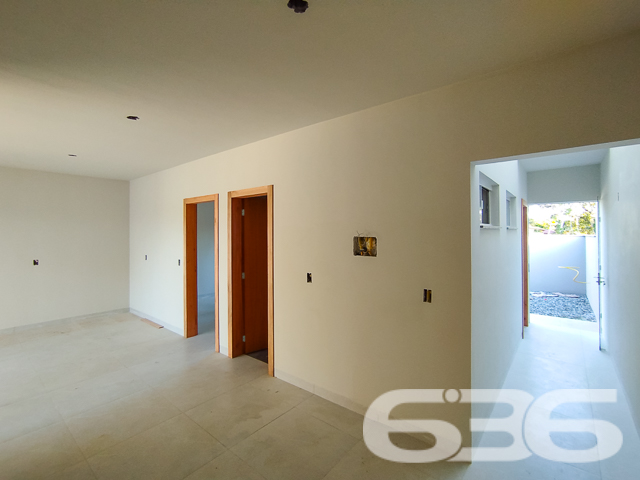 VENDE-SE IMÓVEL COM SUÍTE + DORMITÓRIO EM SÃO FRANCISCO DO SUL!
Descubra o conforto e a praticidade neste geminado em construção no bairro Ervino, São Francisco do Sul. Com 71,52m² de área construída, este imóvel oferece um dormitório, uma suíte, dois banheiros, e uma ampla sala de estar e jantar conjugadas com a cozinha, ideal para momentos em família.
UM LAR PENSADO PARA O SEU BEM-ESTAR:
Além de espaços bem distribuídos, o imóvel conta com área de serviço, é totalmente murado para sua segurança, e permite animais, tornando-se o lar perfeito para toda a família.
UMA LOCALIZAÇÃO PRIVILEGIADA PERTO DA PRAIA:
Situado no bairro Ervino, conhecido por sua tranquilidade e proximidade com a praia, este geminado oferece fácil acesso a vias principais e serviços públicos essenciais, combinando a paz do litoral com a conveniência urbana.
ESCOLHA A EXPERIÊNCIA E CONFIANÇA DA 636 NEGÓCIOS IMOBILIÁRIOS:
Com mais de 30 anos de mercado, a 636 Negócios Imobiliários é sua parceira ideal para encontrar o imóvel dos seus sonhos. Entre em contato conosco e descubra como podemos ajudá-lo a realizar seu projeto de vida.
Telefone: (47) 3448-3636
WhatsApp: (47) 99190-0636
Acesse nosso site para mais informações: i636.com.br