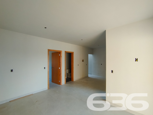 VENDE-SE IMÓVEL COM SUÍTE + DORMITÓRIO EM SÃO FRANCISCO DO SUL!
Descubra o conforto e a praticidade neste geminado em construção no bairro Ervino, São Francisco do Sul. Com 71,52m² de área construída, este imóvel oferece um dormitório, uma suíte, dois banheiros, e uma ampla sala de estar e jantar conjugadas com a cozinha, ideal para momentos em família.
UM LAR PENSADO PARA O SEU BEM-ESTAR:
Além de espaços bem distribuídos, o imóvel conta com área de serviço, é totalmente murado para sua segurança, e permite animais, tornando-se o lar perfeito para toda a família.
UMA LOCALIZAÇÃO PRIVILEGIADA PERTO DA PRAIA:
Situado no bairro Ervino, conhecido por sua tranquilidade e proximidade com a praia, este geminado oferece fácil acesso a vias principais e serviços públicos essenciais, combinando a paz do litoral com a conveniência urbana.
ESCOLHA A EXPERIÊNCIA E CONFIANÇA DA 636 NEGÓCIOS IMOBILIÁRIOS:
Com mais de 30 anos de mercado, a 636 Negócios Imobiliários é sua parceira ideal para encontrar o imóvel dos seus sonhos. Entre em contato conosco e descubra como podemos ajudá-lo a realizar seu projeto de vida.
Telefone: (47) 3448-3636
WhatsApp: (47) 99190-0636
Acesse nosso site para mais informações: i636.com.br