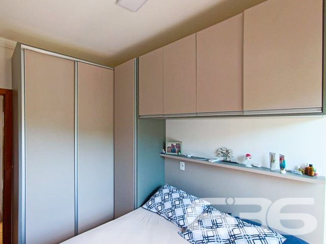SOBRADO COM 2 DORMITÓRIOS NO BAIRRO JARDIM SOFIA
Descubra este confortável e moderno sobrado geminado de 77m² no bairro Jardim Sofia, uma oportunidade perfeita para quem busca um lar aconchegante e bem localizado. Com uma combinação ideal de design e funcionalidade, este imóvel é ideal para a vida contemporânea.
Este sobrado oferece uma garagem coberta e outra descoberta, garantindo comodidade para seus veículos. Com 2 dormitórios e um banheiro, cada espaço foi pensado para proporcionar conforto e privacidade.
A sala de estar é acolhedora, perfeita para momentos relaxantes em família. A cozinha é prática e funcional, ideal para preparar suas refeições favoritas. O imóvel também conta com um lavabo, sacada, e uma área de festa com churrasqueira, oferecendo conforto e estilo.
Localizado no bairro Jardim Sofia, este sobrado está próximo a vias de acesso, shopping centers, transporte público, escolas e serviços essenciais, tornando-o uma opção conveniente e desejável para moradia.
O imóvel é murado, oferecendo segurança e privacidade, e conta com móveis embutidos, pergolado, tornando-o ainda mais especial.
A 636 Negócios Imobiliários, com mais de 30 anos de experiência, está pronta para ajudá-lo a encontrar o sobrado dos seus sonhos. Nossa equipe de especialistas está à disposição para oferecer o melhor atendimento. Entre em contato conosco pelo telefone: (47) 3451-0636 ou WhatsApp: (47) 99190-0636.
Este e outros milhares de imóveis no site: i636.com.br