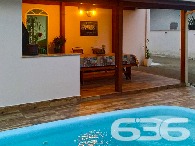 SOBRADO COM SUÍTE + 2 QUARTOS NO BAIRRO FÁTIMA – COM PISCINA E ÁREA DE FESTAS - ESTUDA PERMUTA
Descubra o lar dos seus sonhos neste belo e amplo sobrado localizado no coração do bairro Fátima. Com uma área construída de 200m² em um generoso terreno de 450m², este imóvel oferece conforto e privacidade em um ambiente 100% mobiliado e pronto para morar.
Este imóvel excepcional conta com 2 dormitórios, uma suíte, 3 banheiros, sala de estar espaçosa, cozinha totalmente equipada e uma área de serviço prática. A área externa é um verdadeiro oásis, com um jardim bem cuidado e uma piscina convidativa, perfeita para relaxar ou entreter convidados.
A casa também dispõe de garagem coberta para 2 carros e portão eletrônico para sua tranquilidade.
Localizado em uma região privilegiada do bairro Fátima, este imóvel está próximo a todas as conveniências, incluindo escolas, hospitais e áreas comerciais.
Na 636 Negócios Imobiliários, entendemos que a compra de um imóvel é um momento especial. Com mais de 30 anos de experiência, nossa equipe está pronta para ajudá-lo a encontrar o imóvel perfeito. Entre em contato hoje mesmo e dê o primeiro passo para viver seus sonhos.
Telefone: (47) 3451-0636 | WhatsApp: (47) 99190-0636
Descubra este e outros imóveis exclusivos em nosso site: i636.com.br