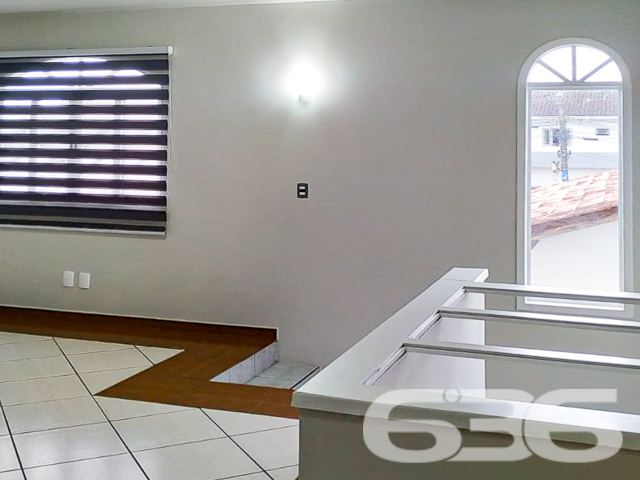 SOBRADO COM SUÍTE + 2 QUARTOS NO BAIRRO FÁTIMA – COM PISCINA E ÁREA DE FESTAS - ESTUDA PERMUTA
Descubra o lar dos seus sonhos neste belo e amplo sobrado localizado no coração do bairro Fátima. Com uma área construída de 200m² em um generoso terreno de 450m², este imóvel oferece conforto e privacidade em um ambiente 100% mobiliado e pronto para morar.
Este imóvel excepcional conta com 2 dormitórios, uma suíte, 3 banheiros, sala de estar espaçosa, cozinha totalmente equipada e uma área de serviço prática. A área externa é um verdadeiro oásis, com um jardim bem cuidado e uma piscina convidativa, perfeita para relaxar ou entreter convidados.
A casa também dispõe de garagem coberta para 2 carros e portão eletrônico para sua tranquilidade.
Localizado em uma região privilegiada do bairro Fátima, este imóvel está próximo a todas as conveniências, incluindo escolas, hospitais e áreas comerciais.
Na 636 Negócios Imobiliários, entendemos que a compra de um imóvel é um momento especial. Com mais de 30 anos de experiência, nossa equipe está pronta para ajudá-lo a encontrar o imóvel perfeito. Entre em contato hoje mesmo e dê o primeiro passo para viver seus sonhos.
Telefone: (47) 3451-0636 | WhatsApp: (47) 99190-0636
Descubra este e outros imóveis exclusivos em nosso site: i636.com.br