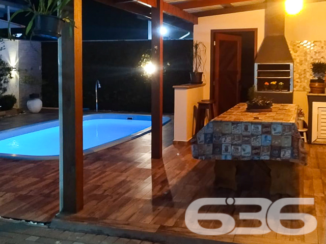 SOBRADO COM SUÍTE + 2 QUARTOS NO BAIRRO FÁTIMA – COM PISCINA E ÁREA DE FESTAS - ESTUDA PERMUTA
Descubra o lar dos seus sonhos neste belo e amplo sobrado localizado no coração do bairro Fátima. Com uma área construída de 200m² em um generoso terreno de 450m², este imóvel oferece conforto e privacidade em um ambiente 100% mobiliado e pronto para morar.
Este imóvel excepcional conta com 2 dormitórios, uma suíte, 3 banheiros, sala de estar espaçosa, cozinha totalmente equipada e uma área de serviço prática. A área externa é um verdadeiro oásis, com um jardim bem cuidado e uma piscina convidativa, perfeita para relaxar ou entreter convidados.
A casa também dispõe de garagem coberta para 2 carros e portão eletrônico para sua tranquilidade.
Localizado em uma região privilegiada do bairro Fátima, este imóvel está próximo a todas as conveniências, incluindo escolas, hospitais e áreas comerciais.
Na 636 Negócios Imobiliários, entendemos que a compra de um imóvel é um momento especial. Com mais de 30 anos de experiência, nossa equipe está pronta para ajudá-lo a encontrar o imóvel perfeito. Entre em contato hoje mesmo e dê o primeiro passo para viver seus sonhos.
Telefone: (47) 3451-0636 | WhatsApp: (47) 99190-0636
Descubra este e outros imóveis exclusivos em nosso site: i636.com.br