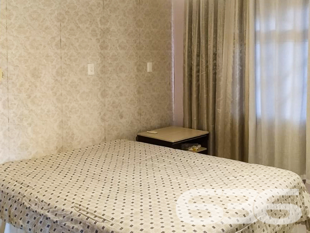 SOBRADO COM SUÍTE + 2 QUARTOS NO BAIRRO FÁTIMA – COM PISCINA E ÁREA DE FESTAS - ESTUDA PERMUTA
Descubra o lar dos seus sonhos neste belo e amplo sobrado localizado no coração do bairro Fátima. Com uma área construída de 200m² em um generoso terreno de 450m², este imóvel oferece conforto e privacidade em um ambiente 100% mobiliado e pronto para morar.
Este imóvel excepcional conta com 2 dormitórios, uma suíte, 3 banheiros, sala de estar espaçosa, cozinha totalmente equipada e uma área de serviço prática. A área externa é um verdadeiro oásis, com um jardim bem cuidado e uma piscina convidativa, perfeita para relaxar ou entreter convidados.
A casa também dispõe de garagem coberta para 2 carros e portão eletrônico para sua tranquilidade.
Localizado em uma região privilegiada do bairro Fátima, este imóvel está próximo a todas as conveniências, incluindo escolas, hospitais e áreas comerciais.
Na 636 Negócios Imobiliários, entendemos que a compra de um imóvel é um momento especial. Com mais de 30 anos de experiência, nossa equipe está pronta para ajudá-lo a encontrar o imóvel perfeito. Entre em contato hoje mesmo e dê o primeiro passo para viver seus sonhos.
Telefone: (47) 3451-0636 | WhatsApp: (47) 99190-0636
Descubra este e outros imóveis exclusivos em nosso site: i636.com.br