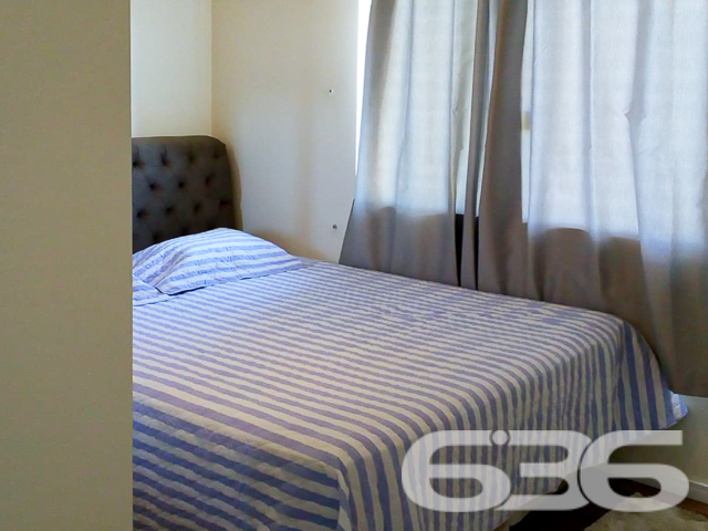 Descubra seu novo lar em Joinville, no charmoso bairro de Jarivatuba, onde a tranquilidade encontra a conveniência. Apresentamos um imóvel geminado térreo, perfeito para quem valoriza a comodidade e o conforto. A 636 Negócios Imobiliários orgulha-se de oferecer esta residência, refletindo a excelência e a precisão técnico-jurídica que nos distinguem no mercado imobiliário.

Detalhes do Imóvel:

* Tipo: Residência Geminada Térrea
* Quartos: 2
* Banheiros: 1
* Garagens: Espaço coberto e descoberto disponível
* Sala de Estar: Ampla e aconchegante, ideal para reunir a família e amigos
* Cozinha: Funcional e prática, projetada para facilitar o seu dia a dia

Esta casa é uma verdadeira joia em Jarivatuba, uma região que se destaca pela sua serenidade e proximidade com a natureza, sem abrir mão da acessibilidade aos serviços essenciais. A rua reflete o ambiente pacífico do bairro e a comunidade acolhedora que o rodeia.

Ideal para famílias ou casais que buscam um recanto seguro e confortável para crescer e criar momentos memoráveis. O layout interno é desenhado para maximizar o espaço e a funcionalidade, com áreas de convívio que convidam ao lazer e ao descanso.

Por que escolher a 636 Negócios Imobiliários?
Com mais de 30 anos de experiência no mercado imobiliário e uma equipe de mais de 50 corretores, oferecemos um serviço de mediação impecável e suporte completo em todas as etapas da compra. Nossa reputação é construída sobre a solidez técnica e o compromisso com a excelência.

Venha conhecer este encantador imóvel. Agende uma visita e sinta-se já em casa. Na 636 Negócios Imobiliários, não apenas facilitamos a compra do seu imóvel — nós tornamos seus sonhos uma realidade.
 
636 NEGÓCIOS IMOBILIÁRIOS: A SUA MELHOR ESCOLHA
Com mais de 30 anos de experiência, a 636 Negócios Imobiliários é sua parceira ideal para encontrar o imóvel perfeito. Estamos prontos para ajudá-lo a fazer deste imóvel o seu novo lar.
 
Telefone: (47) 3451-0636
WhatsApp: (47) 99190-0636
 
Não perca esta oportunidade única. Visite nosso site para mais informações: i636.com.br