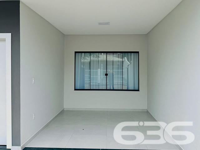 Apresentamos a você um residencial geminado tipo sobrado, recém-construído, situado no bairro Armação, na cidade de Penha, SC. Este imóvel combina sofisticação e localização estratégica, estando a apenas 150 metros da praia, oferecendo um estilo de vida exclusivo e confortável.
O design moderno é complementado por móveis planejados de alta qualidade, que estão incluídos na oferta. O sobrado é caracterizado por sua funcionalidade e elegância, com acabamentos de primeira linha que garantem beleza e durabilidade.
No térreo, encontramos uma ampla sala de estar, integrada a uma cozinha moderna, que inclui uma copa e cozinha conjugadas, criando um ambiente aconchegante e ideal para momentos em família. A área de festas, com churrasqueira e vista para o jardim de inverno, oferece um espaço perfeito para entretenimento e relaxamento.
O imóvel possui duas garagens, uma coberta e outra descoberta, garantindo comodidade para seus veículos. A residência também inclui um portão eletrônico, interfone e um sistema de alarme, proporcionando segurança e privacidade.
A área íntima, localizada no piso superior, é composta por dois dormitórios, incluindo uma suíte master com sacada, oferecendo uma vista tranquila do bairro. Os três banheiros são equipados com materiais de qualidade, destacando-se por seu design contemporâneo.
Esta residência é ideal para aqueles que valorizam a proximidade com a natureza e a tranquilidade, estando perto de escolas, serviços públicos essenciais e vias de acesso. Além disso, a estrutura permite a presença de animais de estimação, garantindo que toda a família possa desfrutar deste lar.
Venha descobrir o equilíbrio perfeito entre conforto, segurança e luxo neste imóvel de alto padrão. A 636 Negócios Imobiliários está pronta para lhe auxiliar na realização do seu sonho. Visite-nos e sinta o prazer de estar tão perto do paraíso que é a praia, num lar que é um verdadeiro refúgio de paz e sofisticação.
636 NEGÓCIOS IMOBILIÁRIOS: A SUA MELHOR ESCOLHA
Com mais de 30 anos de experiência, a 636 Negócios Imobiliários é sua parceira ideal para encontrar o imóvel perfeito. Estamos prontos para ajudá-lo a fazer deste imóvel o seu novo lar.
Telefone: (47) 3451-0636
WhatsApp: (47) 99190-0636
Não perca esta oportunidade única. Visite nosso site para mais informações: i636.com.br