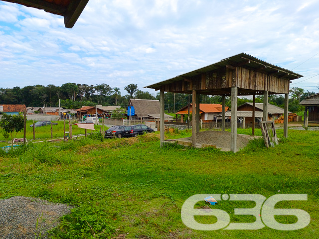 Descubra seu Novo Endereço em Gamboa
Localizado no coração de São Francisco do Sul, em um bairro tranquilo e repleto de natureza, este terreno é a escolha perfeita para quem busca construir um lar dos sonhos ou investir em um imóvel com alto potencial de valorização. Com uma área total de 324 m², este espaço oferece a dimensão e a localização ideais para uma vida confortável e cheia de possibilidades.
Localização: Acesso fácil e rápido, apenas 5km da praia, combinando conveniência com a tranquilidade de estar próximo ao mar.
Este lote não é apenas um espaço, mas um convite para desfrutar do melhor que São Francisco do Sul tem a oferecer. A região é conhecida por seu ambiente amigável e cênico, perfeito para quem deseja fugir da rotina agitada da cidade grande sem abrir mão da comodidade de ter acessos rápidos a serviços e comércios essenciais.
Ideal para:
Famílias que desejam construir um lar personalizado, com espaço amplo para jardim e áreas de lazer.
Investidores que buscam uma oportunidade com excelente retorno potencial, dada a crescente demanda por imóveis na região.
Apreciadores da natureza que sonham em viver em uma área com acesso fácil a praias e paisagens naturais.
636 Negócios Imobiliários: Com mais de 30 anos de experiência no mercado imobiliário, nosso compromisso é oferecer não apenas imóveis, mas soluções de vida que agregam valor e qualidade. Venha conhecer este terreno e descubra as possibilidades que ele pode oferecer para você e sua família.
Agende sua visita e venha ver de perto tudo o que este maravilhoso terreno tem a oferecer. Entre em contato conosco hoje mesmo e dê o primeiro passo para realizar seu sonho imobiliário!
636 NEGÓCIOS IMOBILIÁRIOS: A SUA MELHOR ESCOLHA
Com mais de 30 anos de experiência, a 636 Negócios Imobiliários é sua parceira ideal para encontrar o imóvel perfeito. Estamos prontos para ajudá-lo a fazer deste imóvel o seu novo lar.
Telefone: (47) 3451-0636
WhatsApp: (47) 99190-0636
Não perca esta oportunidade única. Visite nosso site para mais informações: i636.com.br