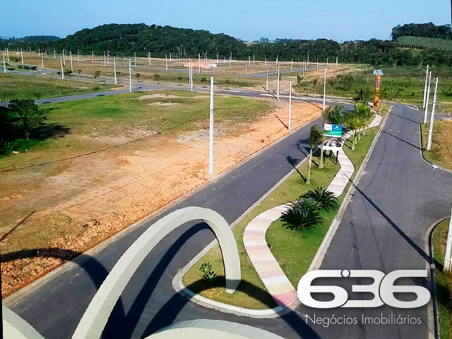 A 636 Negócios Imobiliários tem o prazer de apresentar este incrível terreno localizado em Araquari, no charmoso bairro Itinga. Este é o lugar ideal para você que busca investir ou construir a casa dos seus sonhos. Com excelente localização e infraestrutura planejada, este terreno oferece uma oportunidade única no mercado imobiliário.
O bairro Itinga em Araquari é conhecido pelo seu crescimento e desenvolvimento constante. Está localizado próximo a áreas comerciais e de serviços, proporcionando facilidade no dia a dia. Além disso, a região conta com projetos de infraestrutura que valorizam ainda mais o seu investimento.
Não perca esta oportunidade única de adquirir um terreno em uma das regiões que mais crescem em Araquari. Entre em contato conosco e agende uma visita! Estamos à disposição para tirar todas as suas dúvidas e apresentar todas as vantagens deste excelente investimento.
636 NEGÓCIOS IMOBILIÁRIOS: A SUA MELHOR ESCOLHA
Com mais de 30 anos de experiência, a 636 Negócios Imobiliários é sua parceira ideal para encontrar o imóvel perfeito. Estamos prontos para ajudá-lo a fazer deste imóvel o seu novo lar.
Telefone: (47) 3451-0636
WhatsApp: (47) 99190-0636
Não perca esta oportunidade única. Visite nosso site para mais informações: i636.com.br