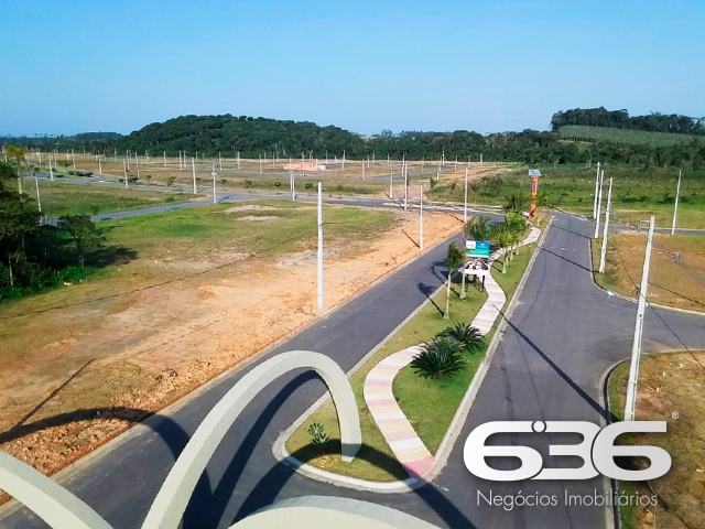 A 636 Negócios Imobiliários tem o prazer de apresentar este incrível terreno localizado em Araquari, no charmoso bairro Itinga. Este é o lugar ideal para você que busca investir ou construir a casa dos seus sonhos. Com excelente localização e infraestrutura planejada, este terreno oferece uma oportunidade única no mercado imobiliário.
O bairro Itinga em Araquari é conhecido pelo seu crescimento e desenvolvimento constante. Está localizado próximo a áreas comerciais e de serviços, proporcionando facilidade no dia a dia. Além disso, a região conta com projetos de infraestrutura que valorizam ainda mais o seu investimento.
Não perca esta oportunidade única de adquirir um terreno em uma das regiões que mais crescem em Araquari. Entre em contato conosco e agende uma visita! Estamos à disposição para tirar todas as suas dúvidas e apresentar todas as vantagens deste excelente investimento.
636 NEGÓCIOS IMOBILIÁRIOS: A SUA MELHOR ESCOLHA
Com mais de 30 anos de experiência, a 636 Negócios Imobiliários é sua parceira ideal para encontrar o imóvel perfeito. Estamos prontos para ajudá-lo a fazer deste imóvel o seu novo lar.
Telefone: (47) 3451-0636
WhatsApp: (47) 99190-0636
Não perca esta oportunidade única. Visite nosso site para mais informações: i636.com.br