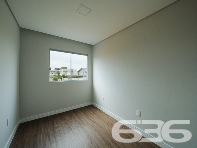 Descubra seu próximo lar em Joinville, no coração do bairro Bucarein, com a tranquilidade e a sofisticação que você merece. Apresentamos um excepcional geminado de 110m², projetado para otimizar espaço e conforto. sta residência oferece uma experiência única de moradia, combinando praticidade e estilo moderno.
Este geminado oferece uma arquitetura sofisticada e um layout pensado para otimizar cada espaço. O piso inferior é revestido em porcelanato de alta qualidade, proporcionando um ambiente elegante e fácil de limpar. A sala de estar é ampla, perfeita para receber visitas e decorar ao seu gosto. A cozinha, integrada com a sala de jantar, cria um ambiente acolhedor e ideal para momentos em família, complementada por uma área de festa com churrasqueira, promovendo o ambiente perfeito para confraternizações.
Subindo ao andar superior, acessível por uma escada de design moderno, encontram-se os espaços íntimos da residência. São dois quartos confortáveis e uma suíte, todos com instalação para ar condicionado, garantindo seu conforto em todas as estações. O piso vinílico dos quartos oferece não apenas beleza, mas também conforto térmico e acústico.
Cada detalhe foi cuidadosamente planejado, incluindo o teto rebaixado em gesso, que adiciona um toque de classe e modernidade. As duas sacadas permitem uma vista agradável do bairro, enquanto as grandes janelas garantem iluminação natural abundante durante o dia.
Este imóvel não apenas promete conveniência pela proximidade com diversas facilidades e serviços, mas também a tranquilidade de uma rua pavimentada no charmoso bairro Bucarein. A área externa é igualmente impressionante, com uma topografia plana e dimensões regulares do terreno, proporcionando um espaço ideal para futuras personalizações.
Além de duas vagas de garagem, a lavanderia independente adiciona um aspecto prático essencial para a organização doméstica. Este imóvel não é apenas uma casa, mas um espaço para criar memórias duradouras.
Este geminado representa uma oportunidade incrível para quem busca uma residência moderna com todas as comodidades necessárias para um estilo de vida contemporâneo e dinâmico. Agende sua visita e venha conhecer o potencial completo deste magnífico imóvel em Joinville. Com a 636 Negócios Imobiliários, você descobre que a perfeição e a qualidade caminham juntas em cada detalhe do seu futuro lar.
636 NEGÓCIOS IMOBILIÁRIOS: A SUA MELHOR ESCOLHA
Com mais de 30 anos de experiência, a 636 Negócios Imobiliários é sua parceira ideal para encontrar o imóvel perfeito. Estamos prontos para ajudá-lo a fazer deste imóvel o seu novo lar.
Telefone: (47) 3451-0636
WhatsApp: (47) 99190-0636
Não perca esta oportunidade única. Visite nosso site para mais informações: i636.com.br