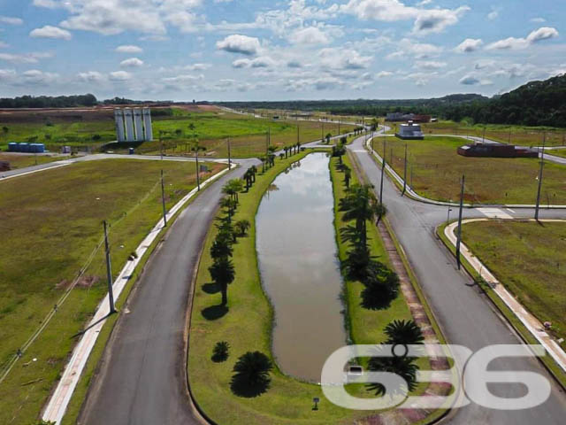 Confira a oportunidade única para construir a casa dos seus sonhos em um dos bairros mais promissores de Araquari, SC! A 636 Negócios Imobiliários traz até você um terreno espetacular no bairro Itinga, uma região que valoriza continuamente, proporcionando não apenas um lar, mas um excelente investimento.

Detalhes do Terreno:

Área Total: 295,79 m²
Localização: Face Leste, em esquina, oferecendo maior privacidade e aproveitamento de espaço.
Infraestrutura: Rua totalmente pavimentada, garantindo fácil acesso e mobilidade.

Este terreno está situado em um bairro planejado, que conta com um sistema completo de segurança, incluindo monitoramento por câmeras e equipe de segurança, além de um projeto paisagístico que valoriza a área e proporciona um ambiente mais agradável e tranquilo para seus moradores. A localização é estratégica, com acesso rápido às principais vias da cidade e a poucos minutos do centro de Araquari, combinando conveniência e tranquilidade.

Por que escolher este terreno?

Potencial de Valorização: Araquari está em pleno desenvolvimento, atraindo investimentos e novos moradores, o que garante uma excelente valorização imobiliária.
Qualidade de Vida: Viver em um bairro planejado com amplas áreas verdes e segurança é um privilégio que transformará seu dia a dia.

A 636 Negócios Imobiliários é reconhecida por sua excelência e compromisso com a satisfação do cliente. Nossa equipe está pronta para auxiliar você em cada passo, garantindo uma transação segura e eficiente.

Realize seu sonho ou invista com segurança. Este terreno é uma tela em branco esperando por sua visão. Venha conhecer e se encantar! Para mais informações, visite nossa loja ou entre em contato conosco através dos nossos canais de atendimento.
 
636 NEGÓCIOS IMOBILIÁRIOS: A SUA MELHOR ESCOLHA
Com mais de 30 anos de experiência, a 636 Negócios Imobiliários é sua parceira ideal para encontrar o imóvel perfeito. Estamos prontos para ajudá-lo a fazer deste imóvel o seu novo lar.
 
Telefone: (47) 3451-0636
WhatsApp: (47) 99190-0636
 
Não perca esta oportunidade única. Visite nosso site para mais informações: i636.com.br