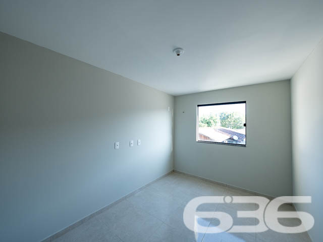 Geminado Sobrado Novo à Venda no Bairro Paranaguamirim, Joinville - SC

Apresentamos este incrível geminado sobrado, situado em uma localização privilegiada no bairro Paranaguamirim, Joinville - SC. Esta residência oferece um design moderno e funcional, ideal para quem busca conforto e praticidade. Esta propriedade foi planejada para maximizar o aproveitamento de espaço e proporcionar um ambiente acolhedor e elegante para sua família.

Destaques do Imóvel:

Área Construída: 65,43 m²
Tipologia: Sobrado Geminado

Composição do Imóvel:

2 Dormitórios: Espaçosos e bem ventilados, perfeitos para o descanso da família.
Sala de Estar: Ambiente aconchegante e ideal para momentos de lazer e convivência.
Cozinha: Funcional, projetada para otimizar o espaço e facilitar o dia a dia.
Banheiro: Moderno e equipado com acabamentos de qualidade.
Lavabo: Praticidade e comodidade para você e suas visitas.
Área de Serviço: Espaço dedicado para a lavanderia e demais serviços domésticos.
Sacada: Com excelente vista e boa ventilação, ideal para relaxar e apreciar a paisagem.
2 Vagas de Garagem: Garantindo espaço e segurança para os seus veículos.
Quintal: Área externa de fundos com 10 metros, perfeito para um jardim ou espaço de lazer.
Este sobrado se destaca não apenas pela sua construção moderna e bem acabada, mas também pela localização estratégica. Situado em uma rua pavimentada e de fácil acesso, você estará próximo a escolas, supermercados, farmácias e demais comodidades que o bairro de Paranaguamirim oferece.
 
636 NEGÓCIOS IMOBILIÁRIOS: A SUA MELHOR ESCOLHA
Com mais de 30 anos de experiência, a 636 Negócios Imobiliários é sua parceira ideal para encontrar o imóvel perfeito. Estamos prontos para ajudá-lo a fazer deste imóvel o seu novo lar.
 
Telefone: (47) 3451-0636
WhatsApp: (47) 99190-0636
 
Não perca esta oportunidade única. Visite nosso site para mais informações: i636.com.br