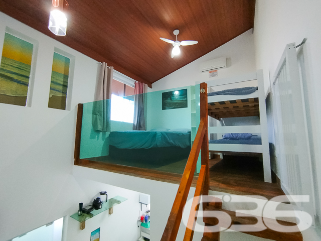 Descubra o equilíbrio perfeito entre estilo moderno e vida prática neste Loft em São Francisco do Sul, SC. Situada a apenas 300 metros da serena Praia Grande/Enseada, esta propriedade representa uma oportunidade excepcional para investidores ou para quem busca um refúgio à beira-mar.
Este imponente sobrado, estende-se por uma área de 170 m², meticulosamente projetada para maximizar espaço e conforto.
Ao entrar, você será recebido por uma sala de estar espaçosa, integrada a uma copa e cozinha modernas, onde cada detalhe foi pensado para sua conveniência e estilo de vida. As áreas sociais são complementadas por um gazebo/pergolado encantador, ideal para desfrutar das vistas tranquilas e da brisa marinha.
O imóvel conta com quatro Apartamentos duplex aconchegantes, todos mobiliados com bom gosto, proporcionando um ambiente sereno para descansar. Adicionalmente, a propriedade dispõe de quatro garagens , oferecendo ampla comodidade para veículos e equipamentos de praia.
As características exteriores incluem uma piscina convidativa, perfeita para os dias de sol, e uma churrasqueira, onde você poderá preparar deliciosas refeições ao ar livre. O imóvel é completamente cercado, garantindo privacidade e segurança.
Investidores encontrarão particular interesse no fato de que a propriedade é composta por quatro unidades loft, todas mobiliadas, o que representa uma excelente oportunidade de aluguel sazonal ou de longo prazo, especialmente devido à sua proximidade com o mar.
A residência promete um refúgio tranquilo, longe do movimento intenso, mas ainda próximo de serviços públicos essenciais e vias de acesso rápido.
Seja como um investimento ou como seu novo lar à beira-mar, este sobrado em São Francisco do Sul é uma escolha perfeita para quem valoriza conforto, estilo e uma localização privilegiada. Entre em contato conosco na 636 Negócios Imobiliários para mais informações e agende uma visita a esta propriedade única. Venha viver seus sonhos de frente para o mar!
636 NEGÓCIOS IMOBILIÁRIOS: A SUA MELHOR ESCOLHA
Com mais de 30 anos de experiência, a 636 Negócios Imobiliários é sua parceira ideal para encontrar o imóvel perfeito. Estamos prontos para ajudá-lo a fazer deste imóvel o seu novo lar.
Telefone: (47) 3451-0636
WhatsApp: (47) 99190-0636
Não perca esta oportunidade única. Visite nosso site para mais informações: i636.com.br