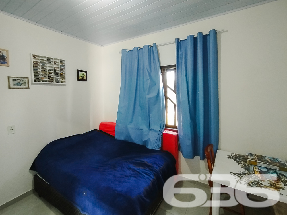 Descubra o Sobrado dos Seus Sonhos em São Francisco do Sul - Bairro Iperoba
Se você está em busca de um lar que combine conforto, espaço e praticidade, este sobrado é a escolha perfeita para você e sua família. Localizado no charmoso bairro Iperoba, em São Francisco do Sul, este imóvel oferece tudo o que você precisa para viver com qualidade e tranquilidade.
Composição do Imóvel:
Garagem: 4 vagas (2 cobertas e 2 descobertas)
Dormitórios: 3
Suíte: 1
Banheiros: 3
Salas: 2 salas de estar e jantar integradas
Cozinhas: 2 cozinhas bem equipadas
Área de Serviço: Sim
Área de Festas: Com churrasqueira e fogão a lenha
Varanda: Ampla varanda ao redor do sobrado
Destaques do Imóvel:
Espaço e Conforto: Com uma área construída de 145 m², este sobrado proporciona espaços amplos e bem distribuídos, ideais para a convivência familiar e recepção de amigos.
Ambientes Integrados: A integração das salas de estar e jantar com a cozinha cria um ambiente perfeito para momentos em família.
Área de Festas: A área de festas com churrasqueira e fogão a lenha é um convite para confraternizações e churrascos em família.
Localização Estratégica: Situado no Bairro Iperoba, próximo a indústrias e universidades, proporcionando facilidade de acesso e comodidade.
Infraestrutura Externa:
Varanda Ampla: A varanda ao redor do sobrado oferece um espaço agradável para relaxar e aproveitar o ambiente externo.
Vagas de Garagem: Com 4 vagas, sendo 2 cobertas, garante espaço para seus veículos e os de suas visitas.
Terreno Plano e Murado: Com uma topografia plana e totalmente murado, oferece segurança e privacidade.
Sobre a Localização:
Bairro Iperoba: Conhecido por sua tranquilidade e proximidade com importantes vias de acesso, o bairro oferece um ambiente residencial ideal para famílias.
Proximidade a Serviços: Próximo a indústrias e universidades, o que valoriza ainda mais o imóvel para quem trabalha ou estuda na região.
Faça uma Visita!
Não perca a oportunidade de conhecer este sobrado incrível. Entre em contato conosco para agendar uma visita e se surpreenda com tudo o que este imóvel tem a oferecer. Nossa equipe de corretores está pronta para atendê-lo e esclarecer todas as suas dúvidas.
636 NEGÓCIOS IMOBILIÁRIOS: A SUA MELHOR ESCOLHA
Com mais de 30 anos de experiência, a 636 Negócios Imobiliários é sua parceira ideal para encontrar o imóvel perfeito. Estamos prontos para ajudá-lo a fazer deste imóvel o seu novo lar.
Telefone: (47) 3451-0636
WhatsApp: (47) 99190-0636
Não perca esta oportunidade única. Visite nosso site para mais informações: i636.com.br