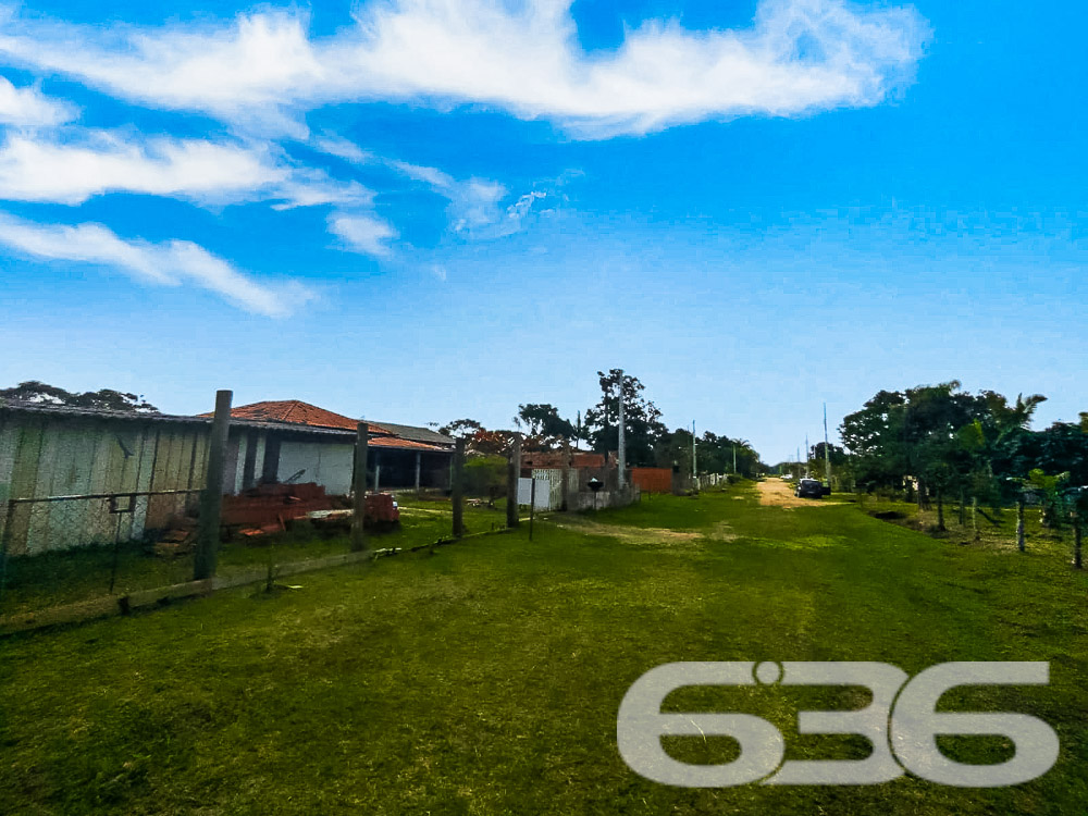 Descubra o Potencial de Viver Bem em São Francisco do Sul

Na encantadora cidade de São Francisco do Sul, SC, apresentamos uma oportunidade exclusiva para você que sonha com a perfeita harmonia entre tranquilidade e desenvolvimento: um magnífico terreno de 360 m² no promissor bairro Ervino.

Proximidade do Mar: A brisa marinha e o acesso fácil à praia são perfeitos para quem ama o oceano ou deseja desfrutar de momentos de lazer com a família e amigos.
Potencial de Valorização: São Francisco do Sul é conhecida por sua beleza natural e tranquilidade, atraindo cada vez mais interesse para residências de veraneio e investimentos imobiliários.
Localização Estratégica: Apesar de sua tranquilidade, Ervino está em constante desenvolvimento, com fácil acesso às principais vias e serviços locais.
Este terreno não apenas oferece um espaço para construção mas também a promessa de um estilo de vida tranquilo e integrado à natureza. Ideal para quem busca um refúgio da agitação da cidade ou um investimento seguro e rentável.

Não perca essa oportunidade única. Imagine as possibilidades, realize seu sonho de ter uma propriedade perto do mar. Entre em contato com a 636 Negócios Imobiliários hoje mesmo e saiba mais sobre como tornar este terreno seu!
 
636 NEGÓCIOS IMOBILIÁRIOS: A SUA MELHOR ESCOLHA
Com mais de 30 anos de experiência, a 636 Negócios Imobiliários é sua parceira ideal para encontrar o imóvel perfeito. Estamos prontos para ajudá-lo a fazer deste imóvel o seu novo lar.
 
Telefone: (47) 3451-0636
WhatsApp: (47) 99190-0636
 
Não perca esta oportunidade única. Visite nosso site para mais informações: i636.com.br