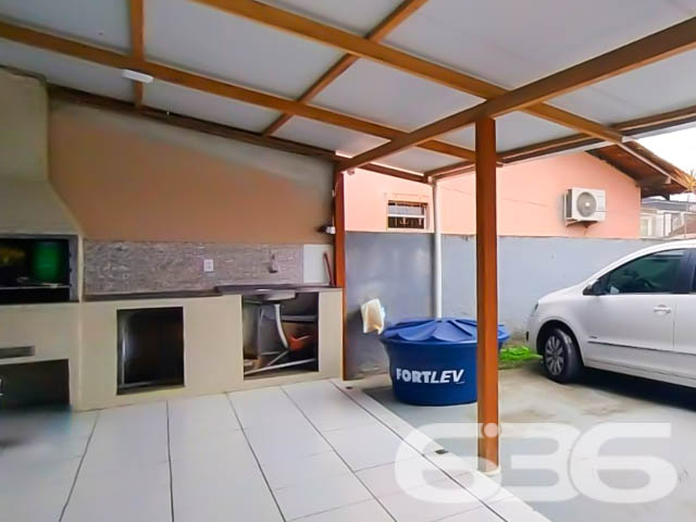 Uma residência que encanta, localizada no coração de Paranaguamirim
Descubra seu novo lar nesta residência térrea, idealmente situada no bairro de Paranaguamirim, em Joinville. Oferecendo um estilo de vida tranquilo e familiar, este imóvel de 106m² de área construída em um terreno plano de 240m² é uma oportunidade perfeita para quem busca conforto e praticidade.
Este imóvel destaca-se pelo seu ambiente acolhedor e prático, onde cada espaço foi pensado para o bem-estar dos seus moradores. A sala de estar é ampla e recebe boa iluminação natural, criando um ambiente perfeito para relaxar e entreter visitas. A cozinha, prática e funcional, vem equipada com móveis planejados de alta qualidade, oferecendo todo o necessário para o preparo de refeições e organização diária.
Os dois dormitórios são aconchegantes, ideais para um descanso tranquilo, e contam com a comodidade de ar-condicionado instalado, essencial para os dias mais quentes. O banheiro é moderno e possui um acabamento de excelente gosto. Além disso, a casa inclui uma área de serviço bem dimensionada, facilitando a organização das tarefas domésticas.
Uma das joias deste lar é a área externa com churrasqueira, perfeita para confraternizações e momentos de lazer com amigos e família. A garagem coberta assegura comodidade e segurança para seus veículos.
O imóvel proporciona uma atmosfera de tranquilidade, ao mesmo tempo que está próximo de vias de acesso, escolas, hospitais e serviços essenciais, tornando o dia a dia mais prático e dinâmico.
Este lar é perfeito para quem busca um ambiente tranquilo e acolhedor para crescer e criar memórias inesquecíveis. Animais de estimação? São bem-vindos, tornando este o lar ideal para todos os membros da família. Com acesso fácil à internet e localizado próximo a transportes públicos, este imóvel não só atende às suas necessidades, mas também antecipa seus desejos.
Na 636 Negócios Imobiliários, sabemos que a escolha de um lar vai além dos tijolos e do cimento; trata-se de construir sonhos e criar futuros. Permita-se encantar por este espaço que promete ser o cenário de muitos capítulos felizes de sua vida. Agende sua visita e venha conhecer o potencial completo desta residência!
636 NEGÓCIOS IMOBILIÁRIOS: A SUA MELHOR ESCOLHA
Com mais de 30 anos de experiência, a 636 Negócios Imobiliários é sua parceira ideal para encontrar o imóvel perfeito. Estamos prontos para ajudá-lo a fazer deste imóvel o seu novo lar.
Telefone: (47) 3451-0636
WhatsApp: (47) 99190-0636
Não perca esta oportunidade única. Visite nosso site para mais informações: i636.com.br