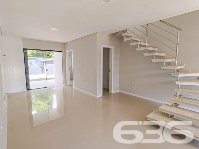 Se você busca conforto, modernidade e uma localização privilegiada, este sobrado geminado é o imóvel ideal para sua família. Localizado no bairro Bom Retiro, em Joinville (SC), esse imóvel conta com uma estrutura contemporânea, que combina amplitude e excelente aproveitamento dos espaços. Estuda permuta.

Composição do imóvel: 

3 dormitórios
1 suíte, oferecendo espaço ideal para o descanso e privacidade
3 banheiros, que garantem comodidade para toda a família
Sala de estar e sala de jantar integradas, projetadas para receber amigos e familiares com conforto
Cozinha e copa conjugadas, criando um ambiente prático e acolhedor para as refeições do dia a dia
Lavabo prático para atender às visitas
Área de serviço separada, garantindo organização

Detalhes de Acabamento e Conforto:

Churrasqueira privativa, perfeita para momentos de lazer e celebrações.
Portão eletrônico, que oferece segurança e facilidade de acesso.
Ambientes iluminados e arejados: Janelas amplas que trazem luz natural e vistas agradáveis do entorno, como visto nas fotos. A luz que invade cada espaço destaca os acabamentos neutros e o piso em madeira, proporcionando um toque de sofisticação.

Localização Estratégica: Situado no bairro Bom Retiro, este sobrado oferece uma localização privilegiada. A poucos minutos de vias de acesso, transporte público e grandes centros comerciais, você terá toda a conveniência de estar próximo a serviços essenciais e lazer.

Se você procura um imóvel que ofereça um equilíbrio perfeito entre localização, conforto e modernidade, esta é a oportunidade que não pode deixar passar. Agende sua visita agora mesmo e venha se encantar com cada detalhe deste sobrado geminado que combina segurança, praticidade e um design pensado para o bem-estar da sua família!
 
636 NEGÓCIOS IMOBILIÁRIOS: A SUA MELHOR ESCOLHA
Com mais de 30 anos de experiência, a 636 Negócios Imobiliários é sua parceira ideal para encontrar o imóvel perfeito. Estamos prontos para ajudá-lo a fazer deste imóvel o seu novo lar.
 
Telefone: (47) 3451-0636
WhatsApp: (47) 99190-0636
 
Não perca esta oportunidade única. Visite nosso site para mais informações: i636.com.br
