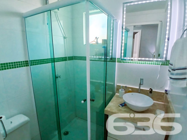 Apresentamos um apartamento excepcional no coração de Joinville, situado no bairro Aventureiro, uma localização privilegiada que une tranquilidade e acessibilidade. Este imóvel de 62,14 m² é uma combinação perfeita de estilo e funcionalidade, projetado para proporcionar conforto e qualidade de vida.
Ao entrar no apartamento, você será recebido por uma sala de estar espaçosa. A cozinha estilo americano, integrada à sala, é moderna e prática, equipada com móveis planejados de alta qualidade e uma área de serviço adjacente bem dimensionada, oferecendo conveniência e eficiência no dia a dia.
O imóvel possui uma suíte aconchegante com sacada, um cenário perfeito para relaxar após um dia agitado. Adicionalmente, conta com um dormitório adicional e dois banheiros completos, ambos com ventilação natural, garantindo um ambiente fresco e arejado.
A área externa do edifício inclui uma garagem coberta, proporcionando segurança e proteção para o seu veículo. O apartamento também está equipado com recursos de segurança como portão eletrônico, interfone, cerca elétrica e vigilância eletrônica, assegurando um ambiente seguro e tranquilo para você e sua família.
Localizado em uma esquina com rua pavimentada, este apartamento não apenas oferece uma vista privilegiada, mas também facilidade de acesso a vias principais, transporte público, shopping centers, escolas e outros serviços essenciais, fazendo dele o lugar ideal para quem busca conveniência e qualidade de vida.
Para aqueles que valorizam o lazer e o convívio social, o apartamento dispõe de uma sacada com churrasqueira, ideal para momentos de descontração com amigos e família. Além disso, o imóvel é pet-friendly, permitindo que seus animais de estimação também desfrutem deste lar acolhedor.
Este imóvel representa uma excelente oportunidade para quem busca um lar moderno, seguro e bem localizado em Joinville. Invista em sua qualidade de vida com este apartamento impecável, que combina conforto, segurança e a beleza de viver bem. Visite e surpreenda-se com tudo o que este lugar tem a oferecer!
636 NEGÓCIOS IMOBILIÁRIOS: A SUA MELHOR ESCOLHA
Com mais de 30 anos de experiência, a 636 Negócios Imobiliários é sua parceira ideal para encontrar o imóvel perfeito. Estamos prontos para ajudá-lo a fazer deste imóvel o seu novo lar.
Telefone: (47) 3451-0636
WhatsApp: (47) 99190-0636
Não perca esta oportunidade única. Visite nosso site para mais informações: i636.com.br