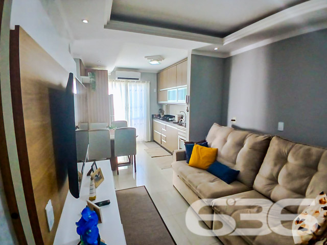 Apresentamos um apartamento excepcional no coração de Joinville, situado no bairro Aventureiro, uma localização privilegiada que une tranquilidade e acessibilidade. Este imóvel de 62,14 m² é uma combinação perfeita de estilo e funcionalidade, projetado para proporcionar conforto e qualidade de vida.
Ao entrar no apartamento, você será recebido por uma sala de estar espaçosa. A cozinha estilo americano, integrada à sala, é moderna e prática, equipada com móveis planejados de alta qualidade e uma área de serviço adjacente bem dimensionada, oferecendo conveniência e eficiência no dia a dia.
O imóvel possui uma suíte aconchegante com sacada, um cenário perfeito para relaxar após um dia agitado. Adicionalmente, conta com um dormitório adicional e dois banheiros completos, ambos com ventilação natural, garantindo um ambiente fresco e arejado.
A área externa do edifício inclui uma garagem coberta, proporcionando segurança e proteção para o seu veículo. O apartamento também está equipado com recursos de segurança como portão eletrônico, interfone, cerca elétrica e vigilância eletrônica, assegurando um ambiente seguro e tranquilo para você e sua família.
Localizado em uma esquina com rua pavimentada, este apartamento não apenas oferece uma vista privilegiada, mas também facilidade de acesso a vias principais, transporte público, shopping centers, escolas e outros serviços essenciais, fazendo dele o lugar ideal para quem busca conveniência e qualidade de vida.
Para aqueles que valorizam o lazer e o convívio social, o apartamento dispõe de uma sacada com churrasqueira, ideal para momentos de descontração com amigos e família. Além disso, o imóvel é pet-friendly, permitindo que seus animais de estimação também desfrutem deste lar acolhedor.
Este imóvel representa uma excelente oportunidade para quem busca um lar moderno, seguro e bem localizado em Joinville. Invista em sua qualidade de vida com este apartamento impecável, que combina conforto, segurança e a beleza de viver bem. Visite e surpreenda-se com tudo o que este lugar tem a oferecer!
636 NEGÓCIOS IMOBILIÁRIOS: A SUA MELHOR ESCOLHA
Com mais de 30 anos de experiência, a 636 Negócios Imobiliários é sua parceira ideal para encontrar o imóvel perfeito. Estamos prontos para ajudá-lo a fazer deste imóvel o seu novo lar.
Telefone: (47) 3451-0636
WhatsApp: (47) 99190-0636
Não perca esta oportunidade única. Visite nosso site para mais informações: i636.com.br
