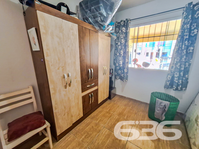 Descubra a tranquilidade e o conforto de viver em um residencial geminado térreo, projetado com um toque moderno e aconchegante. Localizado no bairro Parque Guarani, em Joinville/SC, este imóvel destaca-se pelo espaço e pela qualidade de vida que pode oferecer a você e sua família.
Com uma área construída de 58,70m², e um terreno de 485m², o imóvel oferece um amplo espaço para desfrutar de momentos ao ar livre. O geminado possui uma estrutura moderna e pronta para acolher seus novos proprietários com todo o conforto necessário.
O residencial é composto por dois dormitórios, proporcionando um ambiente tranquilo e privativo para o descanso. A sala de estar e jantar são integradas, oferecendo um espaço amplo e bem iluminado, perfeito para receber amigos e família. A cozinha é funcional e está pronta para preparar suas melhores receitas.
Um dos destaques é a área externa com churrasqueira, ideal para encontros e celebrações, reforçando o ambiente acolhedor do imóvel. A garagem garante proteção para seu veículo, enquanto a garagem descoberta adiciona conveniência para visitantes.
A residência encontra-se em uma região de fácil acesso e próxima a comodidades essenciais, permitindo uma vida prática e confortável.
Ideal para quem busca uma vida tranquila e com qualidade, este imóvel no Parque Guarani é uma excelente escolha para quem deseja viver bem. Venha conhecer e se encantar com este espaço que combina praticidade, conforto e segurança. A 636 Negócios Imobiliários está pronta para ajudar você a realizar o sonho do lar perfeito. Conheça este e outros imóveis em nossa oferta, sempre pensando em trazer as melhores opções para você e sua família.
636 NEGÓCIOS IMOBILIÁRIOS: A SUA MELHOR ESCOLHA
Com mais de 30 anos de experiência, a 636 Negócios Imobiliários é sua parceira ideal para encontrar o imóvel perfeito. Estamos prontos para ajudá-lo a fazer deste imóvel o seu novo lar.
Telefone: (47) 3451-0636
WhatsApp: (47) 99190-0636
Não perca esta oportunidade única. Visite nosso site para mais informações: i636.com.br