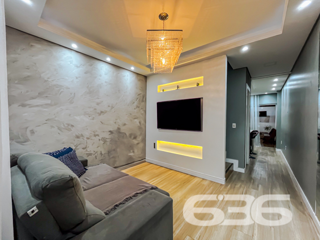 Apresentamos com exclusividade este refinado sobrado localizado no tranquilo bairro Boa Vista, em Joinville/SC. Ideal para quem busca conforto e qualidade de vida, a residência dispõe de acabamentos de alto padrão e uma estrutura pensada para o bem-estar de sua família.
Este imóvel de 63,18m² de área, está edificado em um terreno de 82,50m², com dimensões perfeitas para aproveitamento de espaço, mantendo a privacidade essencial.
Ao entrar no imóvel, você será recebido por uma elegante sala de estar que se destaca por seu design moderno e aconchegante.
A residência possui dois dormitórios, sendo um deles especialmente decorado para crianças, com espaços otimizados para brinquedos e estudos. O segundo dormitório, a suíte principal, oferece conforto e privacidade, com uma vista serena para o entorno do bairro.
Os dois banheiros da casa são revestidos com materiais de primeira linha e apresentam um design sofisticado. A área de serviço é coberta, garantindo praticidade no dia a dia.
No exterior, uma charmosa edícula com churrasqueira proporciona um espaço ideal para recepções e momentos de lazer com a família e amigos. A garagem coberta comporta até dois veículos, com adicional segurança proporcionada por um portão eletrônico e sistema de interfone.
Esta residência também é pet friendly, permitindo que seus animais de estimação desfrutem do lar tão confortável quanto você.
Convidamos você a conhecer esse espaço onde cada detalhe foi pensado para proporcionar conforto e praticidade. Este imóvel não é apenas uma casa, mas um lar pronto para criar memórias duradouras. Para mais informações e agendar sua visita, entre em contato com a 636 Negócios Imobiliários, sua parceira ideal no mercado imobiliário por mais de 30 anos, onde grandes negócios começam com grandes oportunidades.
636 NEGÓCIOS IMOBILIÁRIOS: A SUA MELHOR ESCOLHA
Com mais de 30 anos de experiência, a 636 Negócios Imobiliários é sua parceira ideal para encontrar o imóvel perfeito. Estamos prontos para ajudá-lo a fazer deste imóvel o seu novo lar.
Telefone: (47) 3451-0636
WhatsApp: (47) 99190-0636
Não perca esta oportunidade única. Visite nosso site para mais informações: i636.com.br