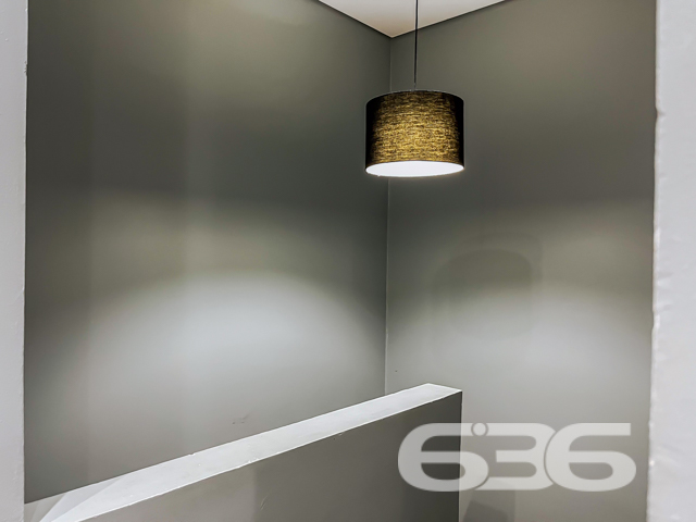 Apresentamos com exclusividade este refinado sobrado localizado no tranquilo bairro Boa Vista, em Joinville/SC. Ideal para quem busca conforto e qualidade de vida, a residência dispõe de acabamentos de alto padrão e uma estrutura pensada para o bem-estar de sua família.
Este imóvel de 63,18m² de área, está edificado em um terreno de 82,50m², com dimensões perfeitas para aproveitamento de espaço, mantendo a privacidade essencial.
Ao entrar no imóvel, você será recebido por uma elegante sala de estar que se destaca por seu design moderno e aconchegante.
A residência possui dois dormitórios, sendo um deles especialmente decorado para crianças, com espaços otimizados para brinquedos e estudos. O segundo dormitório, a suíte principal, oferece conforto e privacidade, com uma vista serena para o entorno do bairro.
Os dois banheiros da casa são revestidos com materiais de primeira linha e apresentam um design sofisticado. A área de serviço é coberta, garantindo praticidade no dia a dia.
No exterior, uma charmosa edícula com churrasqueira proporciona um espaço ideal para recepções e momentos de lazer com a família e amigos. A garagem coberta comporta até dois veículos, com adicional segurança proporcionada por um portão eletrônico e sistema de interfone.
Esta residência também é pet friendly, permitindo que seus animais de estimação desfrutem do lar tão confortável quanto você.
Convidamos você a conhecer esse espaço onde cada detalhe foi pensado para proporcionar conforto e praticidade. Este imóvel não é apenas uma casa, mas um lar pronto para criar memórias duradouras. Para mais informações e agendar sua visita, entre em contato com a 636 Negócios Imobiliários, sua parceira ideal no mercado imobiliário por mais de 30 anos, onde grandes negócios começam com grandes oportunidades.
636 NEGÓCIOS IMOBILIÁRIOS: A SUA MELHOR ESCOLHA
Com mais de 30 anos de experiência, a 636 Negócios Imobiliários é sua parceira ideal para encontrar o imóvel perfeito. Estamos prontos para ajudá-lo a fazer deste imóvel o seu novo lar.
Telefone: (47) 3451-0636
WhatsApp: (47) 99190-0636
Não perca esta oportunidade única. Visite nosso site para mais informações: i636.com.br