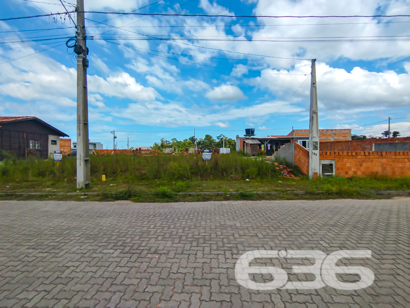 Oportunidade de Investimento em Araquari/SC – Terreno com 240m² no Bairro Colégio Agrícola
Se você procura um terreno, bem localizado e pronto para construir, esta é a oportunidade ideal. Este terreno com 240m² de área total, está situado em uma rua pavimentada, proporcionando fácil acesso e valorização imediata.
O terreno está em uma região em pleno desenvolvimento urbano, com diversas construções novas ao redor, o que representa um excelente potencial de crescimento e valorização patrimonial.
Este terreno é perfeito para você que busca construir sua residência própria, investir em locações ou mesmo pensar em empreendimentos futuros. Um lote com estas características e nesta localização estratégica é uma raridade no mercado atual.
Não perca essa chance! Fale agora com um dos corretores da 636 Negócios Imobiliários e agende sua visita. Mais de 30 anos de experiência, segurança jurídica e uma equipe altamente preparada para garantir uma compra segura e eficiente.
636 NEGÓCIOS IMOBILIÁRIOS: A SUA MELHOR ESCOLHA
Com mais de 30 anos de experiência, a 636 Negócios Imobiliários é sua parceira ideal para encontrar o imóvel perfeito. Estamos prontos para ajudá-lo a fazer deste imóvel o seu novo lar.
Telefone: (47) 3451-0636
WhatsApp: (47) 99190-0636
Não perca esta oportunidade única. Visite nosso site para mais informações: i636.com.br