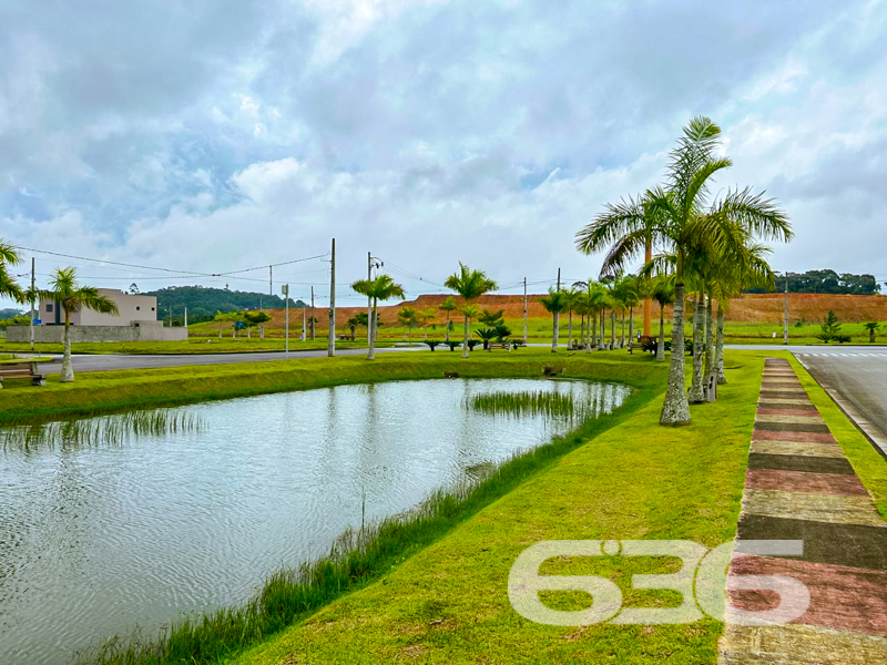 Terreno à venda no Itinga – Araquari/SC | 360m² 

Apresentamos uma das oportunidades mais valorizadas do bairro Itinga, em Araquari/SC: um terreno plano, com 360m² , geometria regular e face norte, ideal para projetos que priorizam boa iluminação natural e ventilação.

Localizado no Loteamento, um dos empreendimentos mais modernos e planejados da região, o imóvel oferece um entorno impecável, com ruas pavimentadas, paisagismo com palmeiras, lagos ornamentais, pista de caminhada, áreas de lazer e uma vizinhança formada por residências de alto padrão.

Seja para construir a casa dos sonhos ou como ativo de valorização patrimonial, este terreno reúne os elementos ideais: localização estratégica, segurança urbanística, beleza paisagística e documentação regular.

Entre em contato com a 636 Negócios Imobiliários e venha conhecer de perto o cenário onde sua próxima conquista vai nascer.
 
636 NEGÓCIOS IMOBILIÁRIOS: A SUA MELHOR ESCOLHA
Com mais de 30 anos de experiência, a 636 Negócios Imobiliários é sua parceira ideal para encontrar o imóvel perfeito. Estamos prontos para ajudá-lo a fazer deste imóvel o seu novo lar.
 
Telefone: (47) 3451-0636
WhatsApp: (47) 99190-0636
 
Não perca esta oportunidade única. Visite nosso site para mais informações: i636.com.br