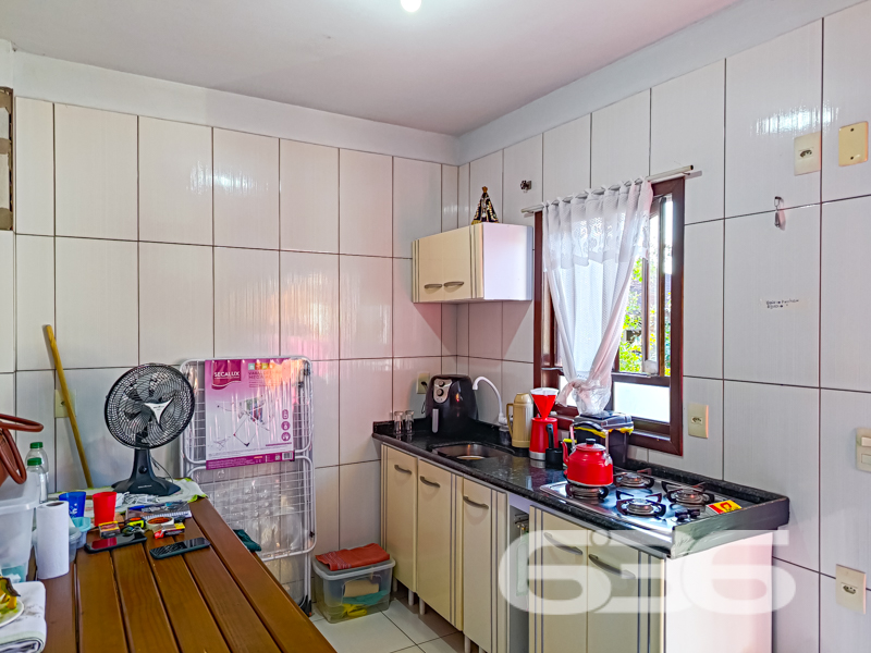 Residência Térrea com Edícula e Amplo Espaço em Joinville – Boehmerwald

Está em busca de uma casa térrea espaçosa, iluminada e pronta para morar? Essa residência no bairro Boehmerwald, em Joinville/SC, é a oportunidade perfeita!

A residência principal é composta por 3 dormitórios, sendo 1 suíte espaçosa, 3 banheiros, salas de estar e jantar integradas, cozinha funcional, despensa, lavanderia e garagem para até 6 veículos (2 cobertos). E o destaque vai para a edícula com dois pavimentos, que oferece sala, cozinha, dormitório e banheiro – ideal para hóspedes, home office ou até uma renda extra com locação.

O terreno possui 360m², é totalmente murado e plano, com potencial para instalação de piscina ou jardim planejado. Com fácil acesso às principais vias da Zona Sul de Joinville, transporte público, escolas e comércios.

Não se trata apenas de um imóvel – trata-se de um lar pronto para viver grandes momentos com segurança, espaço e estilo.

Entre em contato agora com a 636 Negócios Imobiliários e agende sua visita. Mais de 30 anos construindo histórias com excelência técnica e comprometimento com você.
 
636 NEGÓCIOS IMOBILIÁRIOS: A SUA MELHOR ESCOLHA
Com mais de 30 anos de experiência, a 636 Negócios Imobiliários é sua parceira ideal para encontrar o imóvel perfeito. Estamos prontos para ajudá-lo a fazer deste imóvel o seu novo lar.
 
Telefone: (47) 3451-0636
WhatsApp: (47) 99190-0636
 
Não perca esta oportunidade única. Visite nosso site para mais informações: i636.com.br