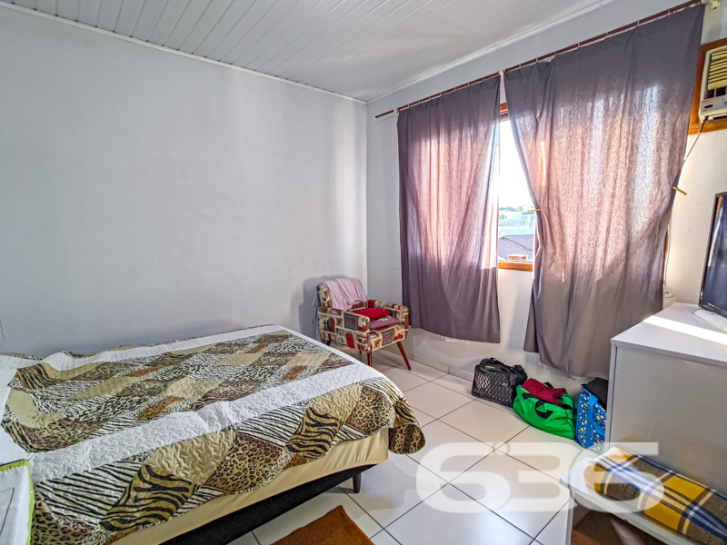 Residência Térrea com Edícula e Amplo Espaço em Joinville – Boehmerwald

Está em busca de uma casa térrea espaçosa, iluminada e pronta para morar? Essa residência no bairro Boehmerwald, em Joinville/SC, é a oportunidade perfeita!

A residência principal é composta por 3 dormitórios, sendo 1 suíte espaçosa, 3 banheiros, salas de estar e jantar integradas, cozinha funcional, despensa, lavanderia e garagem para até 6 veículos (2 cobertos). E o destaque vai para a edícula com dois pavimentos, que oferece sala, cozinha, dormitório e banheiro – ideal para hóspedes, home office ou até uma renda extra com locação.

O terreno possui 360m², é totalmente murado e plano, com potencial para instalação de piscina ou jardim planejado. Com fácil acesso às principais vias da Zona Sul de Joinville, transporte público, escolas e comércios.

Não se trata apenas de um imóvel – trata-se de um lar pronto para viver grandes momentos com segurança, espaço e estilo.

Entre em contato agora com a 636 Negócios Imobiliários e agende sua visita. Mais de 30 anos construindo histórias com excelência técnica e comprometimento com você.
 
636 NEGÓCIOS IMOBILIÁRIOS: A SUA MELHOR ESCOLHA
Com mais de 30 anos de experiência, a 636 Negócios Imobiliários é sua parceira ideal para encontrar o imóvel perfeito. Estamos prontos para ajudá-lo a fazer deste imóvel o seu novo lar.
 
Telefone: (47) 3451-0636
WhatsApp: (47) 99190-0636
 
Não perca esta oportunidade única. Visite nosso site para mais informações: i636.com.br