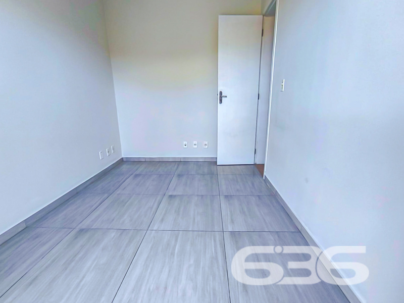 Residência Geminada Térrea à Venda no Aventureiro – Praticidade, Conforto e Excelente Localização!
Se você está em busca de um imóvel completo, funcional e pronto para morar, esta é a sua oportunidade! Localizado no bairro Aventureiro em Joinville/SC, este geminado térreo é ideal para quem busca um lar bem planejado, com excelente aproveitamento de espaço, acabamento moderno e uma área externa perfeita para momentos de lazer em família.
Com 58,07m² de área, esta residência conta com dois dormitórios bem iluminados, banheiro social e um prático lavabo adicional. A área social é integrada, com sala, copa e cozinha conjugadas, trazendo amplitude e praticidade ao dia a dia. Os móveis planejados da cozinha permanecem no imóvel, agregando ainda mais valor e comodidade.
Não perca essa oportunidade única de conquistar seu novo lar com a credibilidade de quem entende do mercado: a 636 Negócios Imobiliários. São mais de 30 anos de experiência, excelência técnico-jurídica e uma equipe pronta para mediar o melhor negócio para você.
636 NEGÓCIOS IMOBILIÁRIOS: A SUA MELHOR ESCOLHA
Com mais de 30 anos de experiência, a 636 Negócios Imobiliários é sua parceira ideal para encontrar o imóvel perfeito. Estamos prontos para ajudá-lo a fazer deste imóvel o seu novo lar.
Telefone: (47) 3451-0636
WhatsApp: (47) 99190-0636
Não perca esta oportunidade única. Visite nosso site para mais informações: i636.com.br