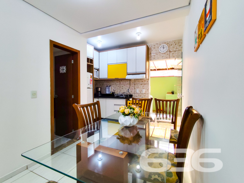 Charmoso Sobrado Geminado à Venda no Boehmerwald, Joinville/SC – Ideal para viver com conforto e praticidade!

Você está em busca do seu novo lar? Esta é sua oportunidade de adquirir um imóvel completo, acolhedor e com excelente custo-benefício na zona sul de Joinville, no bairro Boehmerwald– uma região que cresce constantemente e oferece toda infraestrutura que você e sua família merecem. Estuda permuta.

Localização privilegiada: rua tranquila, com proximidade de escolas, hospitais, transporte público, supermercados, e todos os serviços essenciais. A conexão de internet por fibra óptica já está instalada no imóvel.

Composição do imóvel:

2 dormitórios 
Banheiro social com ótimo acabamento + lavabo funcional no térreo;
Sala de estar integrada à copa e cozinha, proporcionando ambientes acolhedores e bem distribuídos;
Sacada no dormitório principal;
Garagem coberta com portão;
Área de serviço separada e bem equipada;

Não perca esta oportunidade de investir em um imóvel pronto para morar e em excelente localização. Agende sua visita com a equipe da 636 Negócios Imobiliários e venha se encantar com cada detalhe deste sobrado funcional, aconchegante e preparado para acolher novos sonhos.
 
636 NEGÓCIOS IMOBILIÁRIOS: A SUA MELHOR ESCOLHA
Com mais de 30 anos de experiência, a 636 Negócios Imobiliários é sua parceira ideal para encontrar o imóvel perfeito. Estamos prontos para ajudá-lo a fazer deste imóvel o seu novo lar.
 
Telefone: (47) 3451-0636
WhatsApp: (47) 99190-0636
 
Não perca esta oportunidade única. Visite nosso site para mais informações: i636.com.br