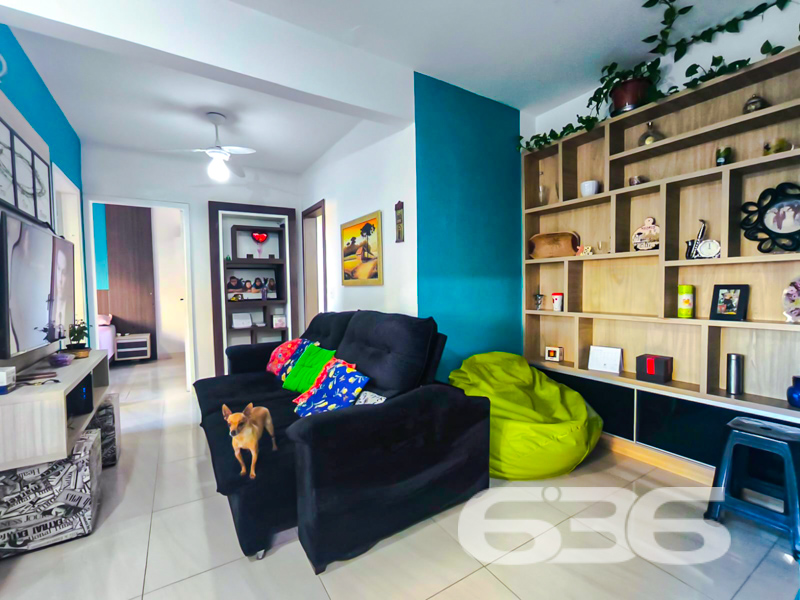 Seu novo lar no Costa e Silva: conforto, praticidade e localização estratégica em Joinville!

Este apartamento é a escolha perfeita para quem busca qualidade de vida, praticidade no dia a dia e excelente custo-benefício. Localizado no tradicional bairro Costa e Silva, em rua pavimentada e com fácil acesso às principais vias da cidade, este imóvel entrega tudo o que você procura para viver bem com a sua família.

Com 70 m² de área, o apartamento possui uma planta funcional e bem distribuída. São 3 dormitórios, sendo o principal com ar-condicionado e móveis sob medida. Um dos quartos foi transformado em closet, oferecendo versatilidade e organização. O ambiente social é integrado, conectando sala de estar, sala de jantar e a cozinha planejada — tudo com muita iluminação natural e ventilação cruzada, trazendo conforto térmico e charme ao espaço.

A sacada é um convite para os momentos de tranquilidade, enquanto a cozinha conta com móveis sob medida que permanecem no imóvel, agregando ainda mais valor à aquisição. 

O condomínio oferece infraestrutura completa: área de festas, piscina, quadra esportiva, gazebo e vigilância eletrônica, ideal para quem valoriza lazer e segurança. O apartamento conta com 1 vaga de garagem coberta, com possibilidade de uso de vagas rotativas no pátio interno.

Permite animais, está perto de escolas, hospitais, supermercados, shopping e transporte público. Tudo isso em um bairro valorizado e em constante desenvolvimento.

Não perca essa oportunidade! Agende sua visita com um dos nossos corretores da 636 Negócios Imobiliários e venha conhecer de perto esse excelente imóvel!
 
636 NEGÓCIOS IMOBILIÁRIOS: A SUA MELHOR ESCOLHA
Com mais de 30 anos de experiência, a 636 Negócios Imobiliários é sua parceira ideal para encontrar o imóvel perfeito. Estamos prontos para ajudá-lo a fazer deste imóvel o seu novo lar.
 
Telefone: (47) 3451-0636
WhatsApp: (47) 99190-0636
 
Não perca esta oportunidade única. Visite nosso site para mais informações: i636.com.br