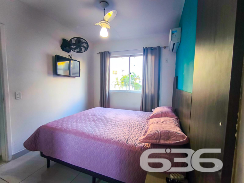 Seu novo lar no Costa e Silva: conforto, praticidade e localização estratégica em Joinville!

Este apartamento é a escolha perfeita para quem busca qualidade de vida, praticidade no dia a dia e excelente custo-benefício. Localizado no tradicional bairro Costa e Silva, em rua pavimentada e com fácil acesso às principais vias da cidade, este imóvel entrega tudo o que você procura para viver bem com a sua família.

Com 70 m² de área, o apartamento possui uma planta funcional e bem distribuída. São 3 dormitórios, sendo o principal com ar-condicionado e móveis sob medida. Um dos quartos foi transformado em closet, oferecendo versatilidade e organização. O ambiente social é integrado, conectando sala de estar, sala de jantar e a cozinha planejada — tudo com muita iluminação natural e ventilação cruzada, trazendo conforto térmico e charme ao espaço.

A sacada é um convite para os momentos de tranquilidade, enquanto a cozinha conta com móveis sob medida que permanecem no imóvel, agregando ainda mais valor à aquisição. 

O condomínio oferece infraestrutura completa: área de festas, piscina, quadra esportiva, gazebo e vigilância eletrônica, ideal para quem valoriza lazer e segurança. O apartamento conta com 1 vaga de garagem coberta, com possibilidade de uso de vagas rotativas no pátio interno.

Permite animais, está perto de escolas, hospitais, supermercados, shopping e transporte público. Tudo isso em um bairro valorizado e em constante desenvolvimento.

Não perca essa oportunidade! Agende sua visita com um dos nossos corretores da 636 Negócios Imobiliários e venha conhecer de perto esse excelente imóvel!
 
636 NEGÓCIOS IMOBILIÁRIOS: A SUA MELHOR ESCOLHA
Com mais de 30 anos de experiência, a 636 Negócios Imobiliários é sua parceira ideal para encontrar o imóvel perfeito. Estamos prontos para ajudá-lo a fazer deste imóvel o seu novo lar.
 
Telefone: (47) 3451-0636
WhatsApp: (47) 99190-0636
 
Não perca esta oportunidade única. Visite nosso site para mais informações: i636.com.br