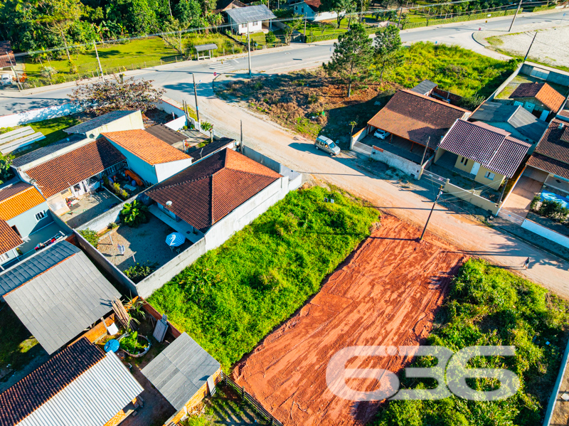 Descubra o seu novo investimento em Balneário Barra do Sul: Terreno Exclusivo no Bairro Pinheiros!
Se você está à procura de uma oportunidade única para adquirir um terreno em uma das regiões mais promissoras de Santa Catarina, apresentamos a você este incrível lote localizado no charmoso bairro Pinheiros, em Balneário Barra do Sul. Esta é a sua chance de investir em um imóvel que oferece qualidade de vida, tranquilidade e um excelente potencial de valorização.
Destaques e Benefícios:
Imagine construir a casa dos seus sonhos ou investir em um empreendimento lucrativo em uma região que está em constante crescimento.
Balneário Barra do Sul é conhecido por sua beleza natural, praias encantadoras e um clima acolhedor. Além disso, o bairro Pinheiros está em pleno desenvolvimento, oferecendo uma excelente infraestrutura com escolas, comércios locais e fácil acesso às vias principais da cidade.
Por que Investir Aqui?
Com uma localização estratégica no litoral catarinense, este terreno reúne todas as qualidades que um investidor cuidadoso procura: potencial de valorização, proximidade com pontos turísticos e um ambiente seguro e convidativo. Perfeito tanto para projetos residenciais quanto comerciais, este é um investimento que combina versatilidade e retorno garantido.
Não perca a oportunidade de fazer parte de uma comunidade vibrante e em expansão. Transforme este terreno no alicerce do seu sucesso pessoal ou profissional. Entre em contato agora com a 636 Negócios Imobiliários para mais informações e agendamento de visitas.
Seu próximo grande investimento começa aqui!
636 NEGÓCIOS IMOBILIÁRIOS: A SUA MELHOR ESCOLHA
Com mais de 30 anos de experiência, a 636 Negócios Imobiliários é sua parceira ideal para encontrar o imóvel perfeito. Estamos prontos para ajudá-lo a fazer deste imóvel o seu novo lar.
Telefone: (47) 3451-0636
WhatsApp: (47) 99190-0636
Não perca esta oportunidade única. Visite nosso site para mais informações: i636.com.br