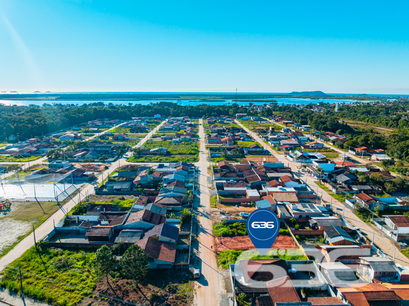 Descubra o seu novo investimento em Balneário Barra do Sul: Terreno Exclusivo no Bairro Pinheiros!
Se você está à procura de uma oportunidade única para adquirir um terreno em uma das regiões mais promissoras de Santa Catarina, apresentamos a você este incrível lote localizado no charmoso bairro Pinheiros, em Balneário Barra do Sul. Esta é a sua chance de investir em um imóvel que oferece qualidade de vida, tranquilidade e um excelente potencial de valorização.
Destaques e Benefícios:
Imagine construir a casa dos seus sonhos ou investir em um empreendimento lucrativo em uma região que está em constante crescimento.
Balneário Barra do Sul é conhecido por sua beleza natural, praias encantadoras e um clima acolhedor. Além disso, o bairro Pinheiros está em pleno desenvolvimento, oferecendo uma excelente infraestrutura com escolas, comércios locais e fácil acesso às vias principais da cidade.
Por que Investir Aqui?
Com uma localização estratégica no litoral catarinense, este terreno reúne todas as qualidades que um investidor cuidadoso procura: potencial de valorização, proximidade com pontos turísticos e um ambiente seguro e convidativo. Perfeito tanto para projetos residenciais quanto comerciais, este é um investimento que combina versatilidade e retorno garantido.
Não perca a oportunidade de fazer parte de uma comunidade vibrante e em expansão. Transforme este terreno no alicerce do seu sucesso pessoal ou profissional. Entre em contato agora com a 636 Negócios Imobiliários para mais informações e agendamento de visitas.
Seu próximo grande investimento começa aqui!
636 NEGÓCIOS IMOBILIÁRIOS: A SUA MELHOR ESCOLHA
Com mais de 30 anos de experiência, a 636 Negócios Imobiliários é sua parceira ideal para encontrar o imóvel perfeito. Estamos prontos para ajudá-lo a fazer deste imóvel o seu novo lar.
Telefone: (47) 3451-0636
WhatsApp: (47) 99190-0636
Não perca esta oportunidade única. Visite nosso site para mais informações: i636.com.br