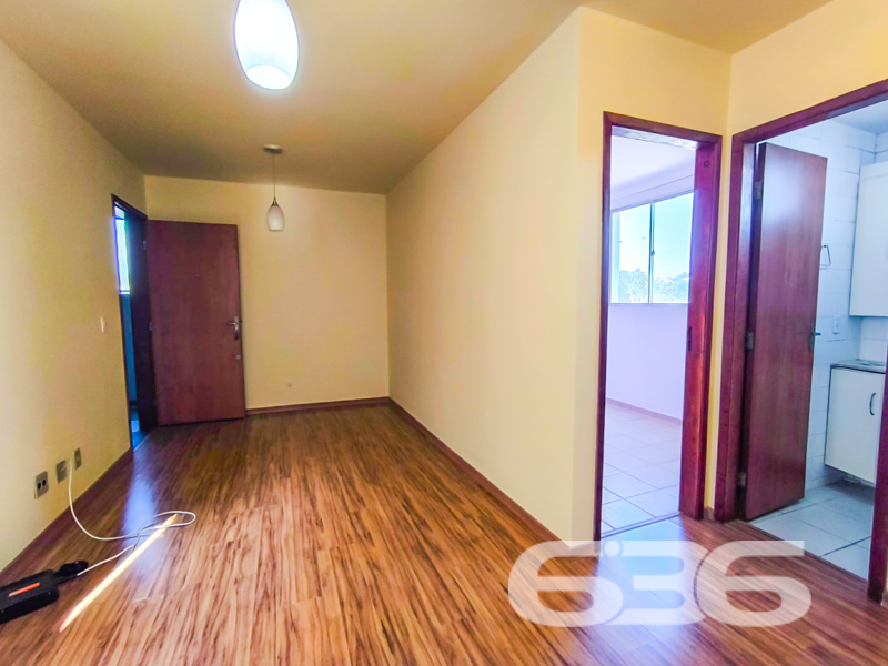 Apartamento dos Sonhos à Venda em Joinville - Bairro América

Se você está em busca de um novo lar que ofereça conforto, praticidade e uma localização incrível, então sua busca termina aqui! Apresentamos este encantador apartamento localizado na cidade encantadora de Joinville, SC, no cobiçado Bairro América. Este imóvel não é apenas um endereço, mas um convite a uma nova vida repleta de comodidade e tranquilidade.

Vista incomparável e local privilegiado

Situado em uma área estratégica, este imóvel proporciona fácil acesso às principais vias da cidade. Além disso, está a poucos minutos de diversos serviços essenciais, como escolas renomadas, shoppings, hospitais e transporte público. A rua pavimentada e o entorno arborizado adicionam um charme especial a este recanto urbano.

Conforto e praticidade em cada detalhe

Este apartamento é uma joia que espera por você. Com 51,83 m² de área construída, cada metro quadrado deste espaço foi planejado para oferecer o máximo de conforto e funcionalidade. Os dois dormitórios amplos permitem a versatilidade que sua família precisa. A sala de estar integrada com a sala de jantar oferece um espaço perfeito para relaxar ou entreter convidados.

Cozinha prática e bem equipada

A cozinha planejada é um convite aos amantes da culinária, oferecendo um espaço organizado para suas aventuras gastronômicas. O apartamento ainda conta com um banheiro, perfeitamente adaptado para atender as necessidades de seus ocupantes.

Facilidades e segurança à sua porta

A garagem coberta garante a proteção de seu veículo, enquanto o portão eletrônico e o interfone proporcionam a segurança e praticidade que sua família merece. Os muros e cercas ao redor do imóvel asseguram a privacidade, mantendo sua intimidade e conforto.

Jardim e bem-estar

O jardim do imóvel é um espaço perfeito para relaxar ao ar livre e aproveitar momentos de lazer com familiares e amigos. Além disso, a permissão para animais é um bônus extra, garantindo que seus fiéis companheiros também tenham um lar acolhedor.

Sua nova vida em um clique

Este apartamento é mais do que uma propriedade, é a promessa de novas experiências, segurança e um estilo de vida moderno e prático. Não perca a oportunidade de viver em um dos bairros mais desejados de Joinville. Agende uma visita e descubra pessoalmente todas as maravilhas que este imóvel tem a oferecer. Entre em contato conosco hoje mesmo!

 636 NEGÓCIOS IMOBILIÁRIOS: A SUA MELHOR ESCOLHA
Com mais de 30 anos de experiência, a 636 Negócios Imobiliários é sua parceira ideal para encontrar o imóvel perfeito. Estamos prontos para ajudá-lo a fazer deste imóvel o seu novo lar.
 
Telefone: (47) 3451-0636
WhatsApp: (47) 99190-0636
 
Não perca esta oportunidade única. Visite nosso site para mais informações: i636.com.br