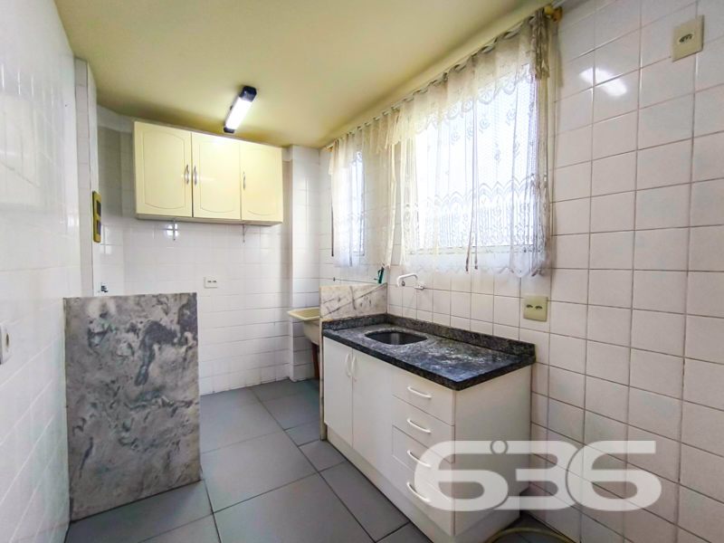 Apartamento dos Sonhos à Venda em Joinville - Bairro América

Se você está em busca de um novo lar que ofereça conforto, praticidade e uma localização incrível, então sua busca termina aqui! Apresentamos este encantador apartamento localizado na cidade encantadora de Joinville, SC, no cobiçado Bairro América. Este imóvel não é apenas um endereço, mas um convite a uma nova vida repleta de comodidade e tranquilidade.

Vista incomparável e local privilegiado

Situado em uma área estratégica, este imóvel proporciona fácil acesso às principais vias da cidade. Além disso, está a poucos minutos de diversos serviços essenciais, como escolas renomadas, shoppings, hospitais e transporte público. A rua pavimentada e o entorno arborizado adicionam um charme especial a este recanto urbano.

Conforto e praticidade em cada detalhe

Este apartamento é uma joia que espera por você. Com 51,83 m² de área construída, cada metro quadrado deste espaço foi planejado para oferecer o máximo de conforto e funcionalidade. Os dois dormitórios amplos permitem a versatilidade que sua família precisa. A sala de estar integrada com a sala de jantar oferece um espaço perfeito para relaxar ou entreter convidados.

Cozinha prática e bem equipada

A cozinha planejada é um convite aos amantes da culinária, oferecendo um espaço organizado para suas aventuras gastronômicas. O apartamento ainda conta com um banheiro, perfeitamente adaptado para atender as necessidades de seus ocupantes.

Facilidades e segurança à sua porta

A garagem coberta garante a proteção de seu veículo, enquanto o portão eletrônico e o interfone proporcionam a segurança e praticidade que sua família merece. Os muros e cercas ao redor do imóvel asseguram a privacidade, mantendo sua intimidade e conforto.

Jardim e bem-estar

O jardim do imóvel é um espaço perfeito para relaxar ao ar livre e aproveitar momentos de lazer com familiares e amigos. Além disso, a permissão para animais é um bônus extra, garantindo que seus fiéis companheiros também tenham um lar acolhedor.

Sua nova vida em um clique

Este apartamento é mais do que uma propriedade, é a promessa de novas experiências, segurança e um estilo de vida moderno e prático. Não perca a oportunidade de viver em um dos bairros mais desejados de Joinville. Agende uma visita e descubra pessoalmente todas as maravilhas que este imóvel tem a oferecer. Entre em contato conosco hoje mesmo!

 636 NEGÓCIOS IMOBILIÁRIOS: A SUA MELHOR ESCOLHA
Com mais de 30 anos de experiência, a 636 Negócios Imobiliários é sua parceira ideal para encontrar o imóvel perfeito. Estamos prontos para ajudá-lo a fazer deste imóvel o seu novo lar.
 
Telefone: (47) 3451-0636
WhatsApp: (47) 99190-0636
 
Não perca esta oportunidade única. Visite nosso site para mais informações: i636.com.br