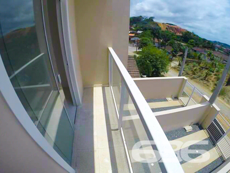 Sobrado à venda no Santa Catarina, Joinville | 2 q