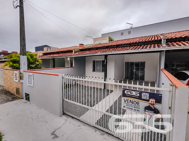 Casa geminada térrea no Centro de Balneário Barra