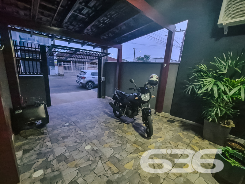 Sobrado à venda no Aventureiro, Joinville | 2 quar