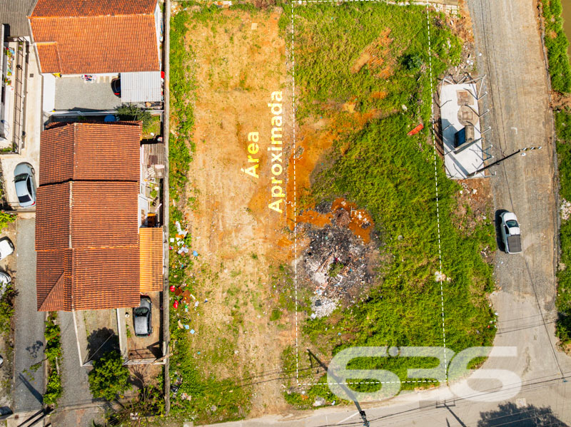 Terreno à venda no Fátima, Joinville | 711m² | Esq