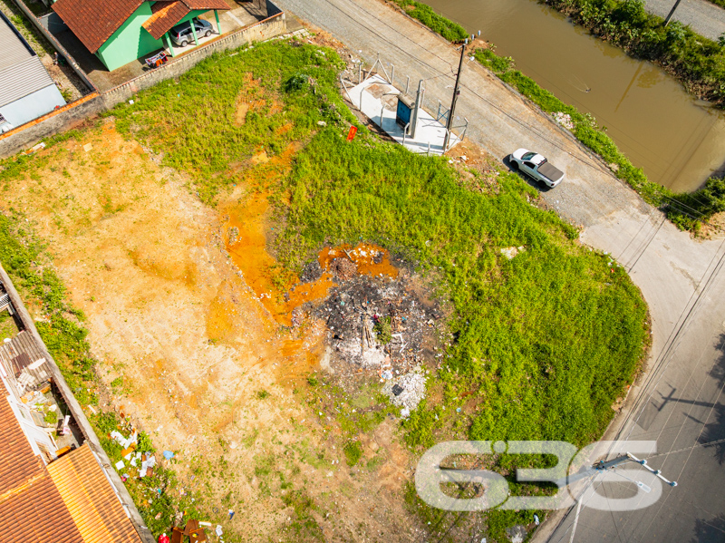 Terreno à venda no Fátima, Joinville | 711m² | Esq