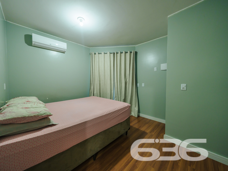 Sobrado à venda no Paranaguamirim, Joinville | 2 s