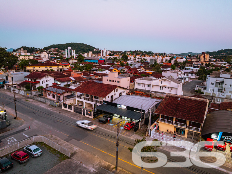 Sobrado à venda no Guanabara, Joinville | 4 quarto