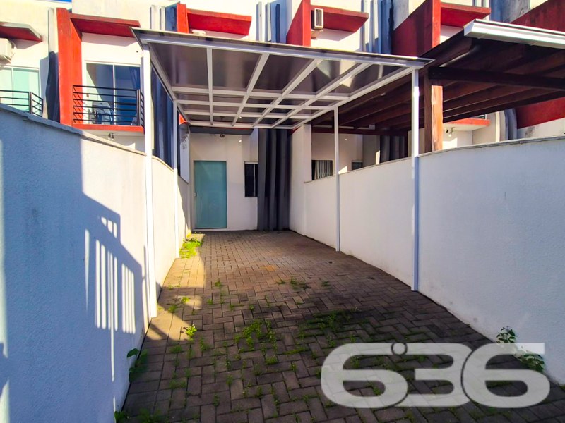 Sobrado à venda no Santo Antônio, Joinville | 2 qu