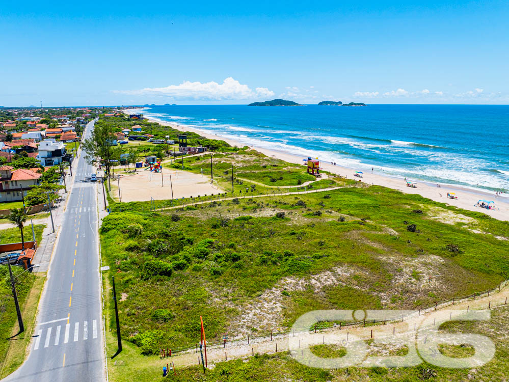 SALINAS: TERRENO COM FINANCIAMENTO FLEXÍVEL DIRETO COM A 636

Descubra o local perfeito para construir a casa dos seus sonhos em Balneário Barra do Sul, no bairro Salinas. Este terreno plano e regular, com 350m², oferece o cenário ideal para um projeto de vida tranquilo e harmonioso.

Situado no bairro Salinas, conhecido por sua tranquilidade e beleza natural, este terreno está a poucos minutos das praias deslumbrantes de Balneário Barra do Sul. A região oferece fácil acesso a todas as comodidades necessárias para o dia a dia, incluindo mercados, escolas e serviços de saúde, além de estar próximo a áreas de lazer e entretenimento.

A 636 Negócios Imobiliários apresenta uma oportunidade única: adquira seu terreno com entrada facilitada e o saldo parcelado diretamente conosco. Oferecemos planos de financiamento flexíveis, com opções de 60, 84, 120 ou até 144 parcelas mensais, todas corrigidas pelo IPCA, proporcionando a você a chance de investir no seu futuro sem comprometer seu orçamento.

Não perca esta chance de construir a casa dos seus sonhos em uma das localizações mais cobiçadas de Balneário Barra do Sul. Entre em contato conosco hoje mesmo pelo telefone (47) 3448-3636 ou WhatsApp (47) 99190-0636 e saiba mais sobre este terreno e outras oportunidades. Visite nosso site para mais informações: i636.com.br.
